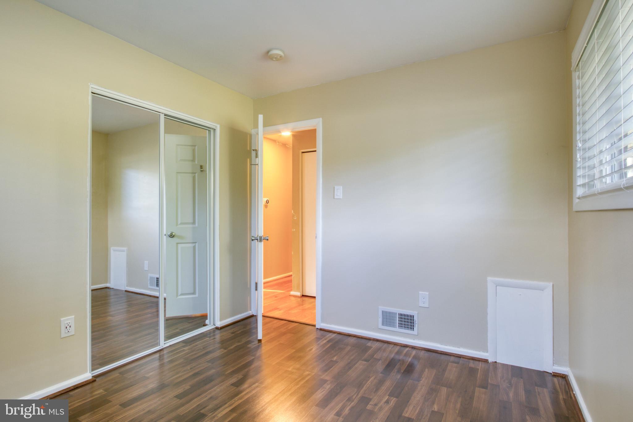 VIENNA WOODS - Residential Lease