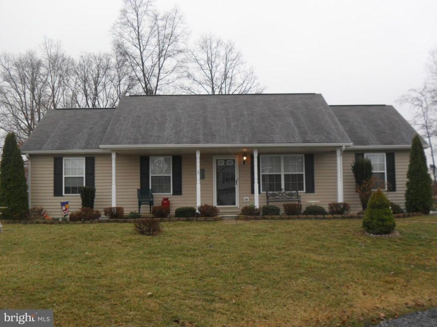 Beautiful well maintained Rancher in the desired Musselman School District. This home offers 4 bedrooms, 2 full baths, Large open Living Room with Cathedral Ceiling , Galley kitchen, Dining Room , Covered front porch, Rear deck, Storage Shed, Mature trees with a nicely landscaped yard. One level living with room to grow on this nearly half acre cul de sac lot ,Don't let this one slip you by!