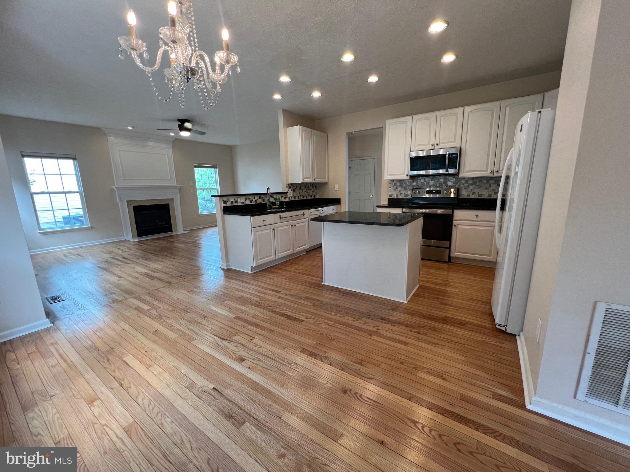 RIDGE FOREST GLEN - Residential Lease