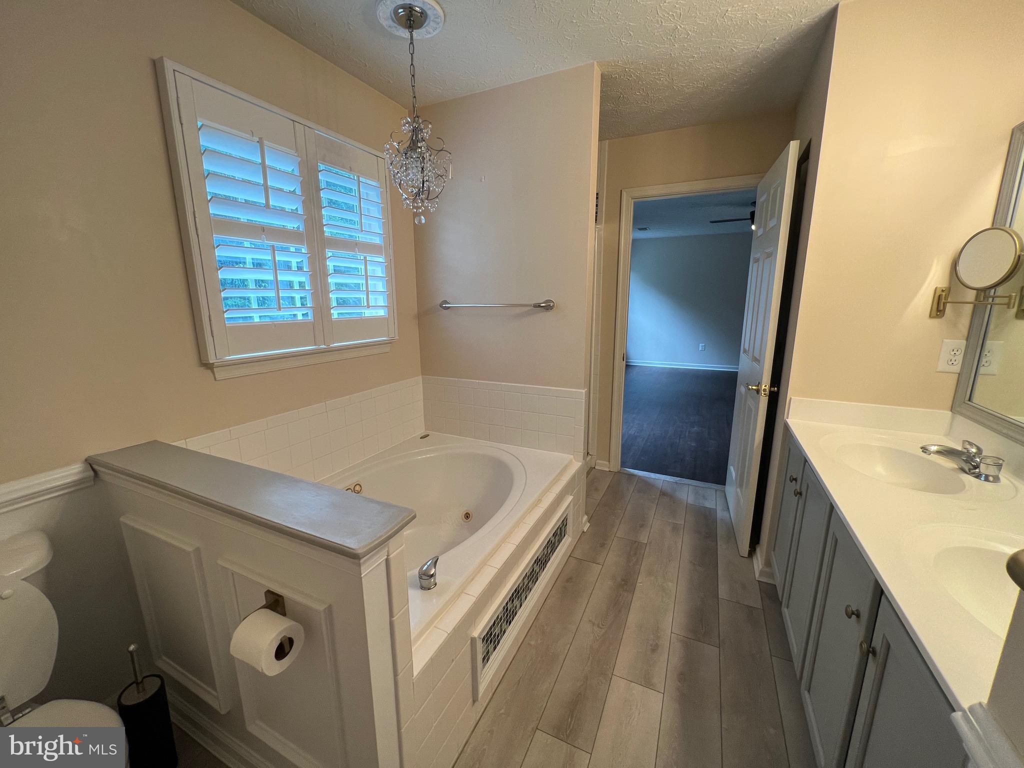 RIDGE FOREST GLEN - Residential Lease