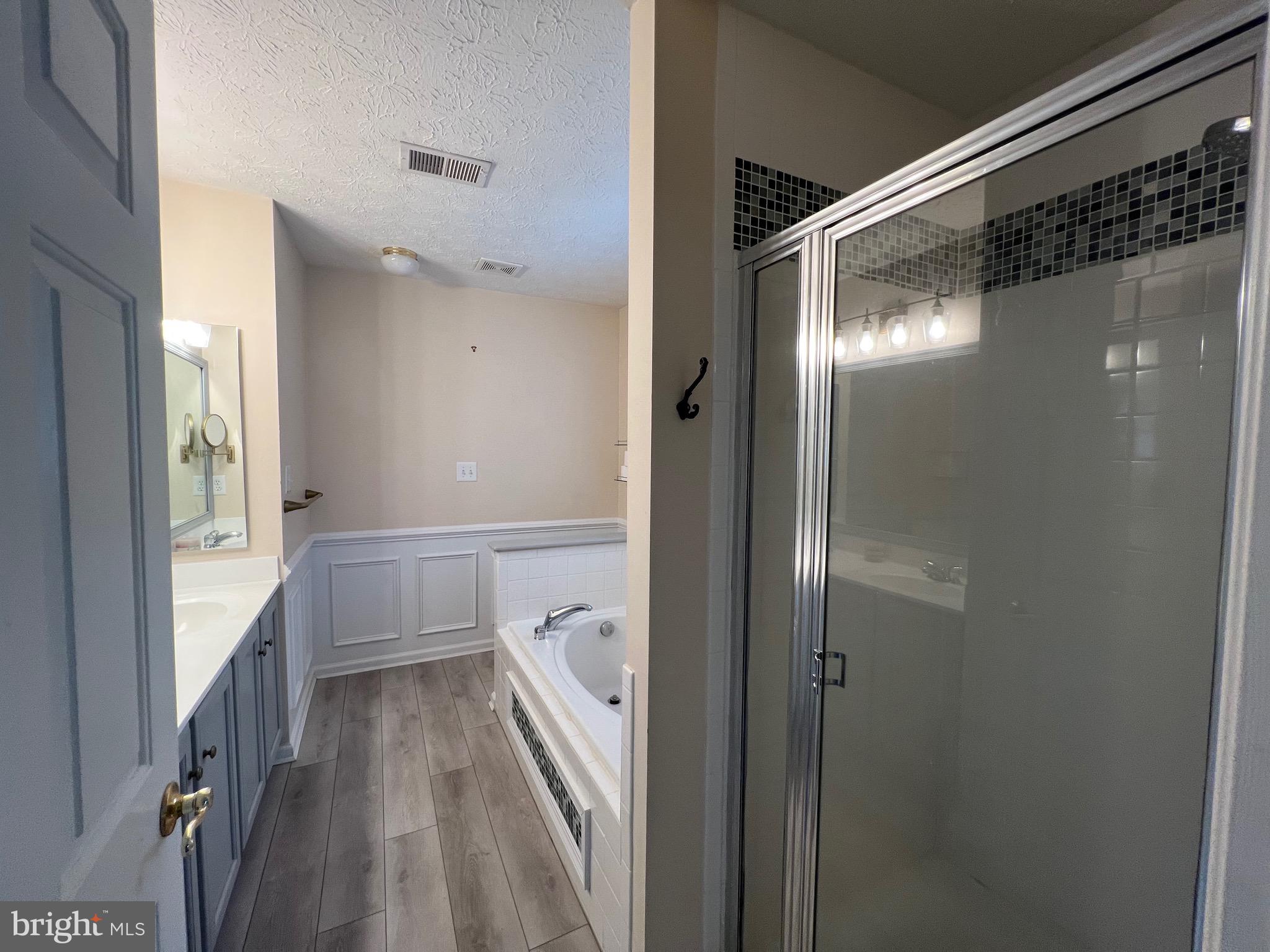 RIDGE FOREST GLEN - Residential Lease