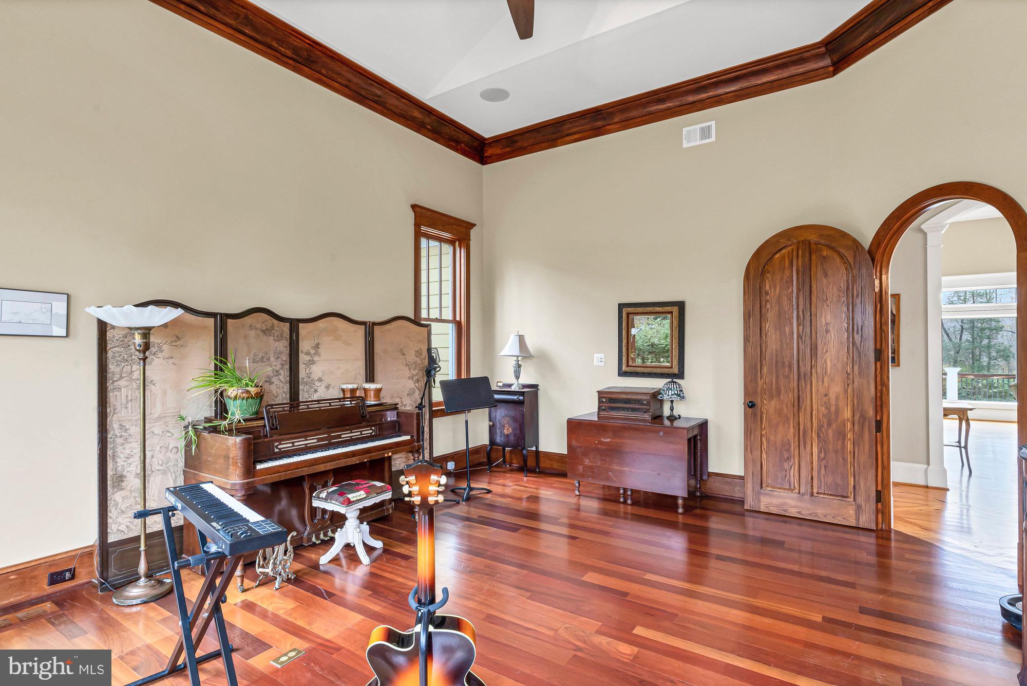 HUNTER MILL ESTATES - Residential