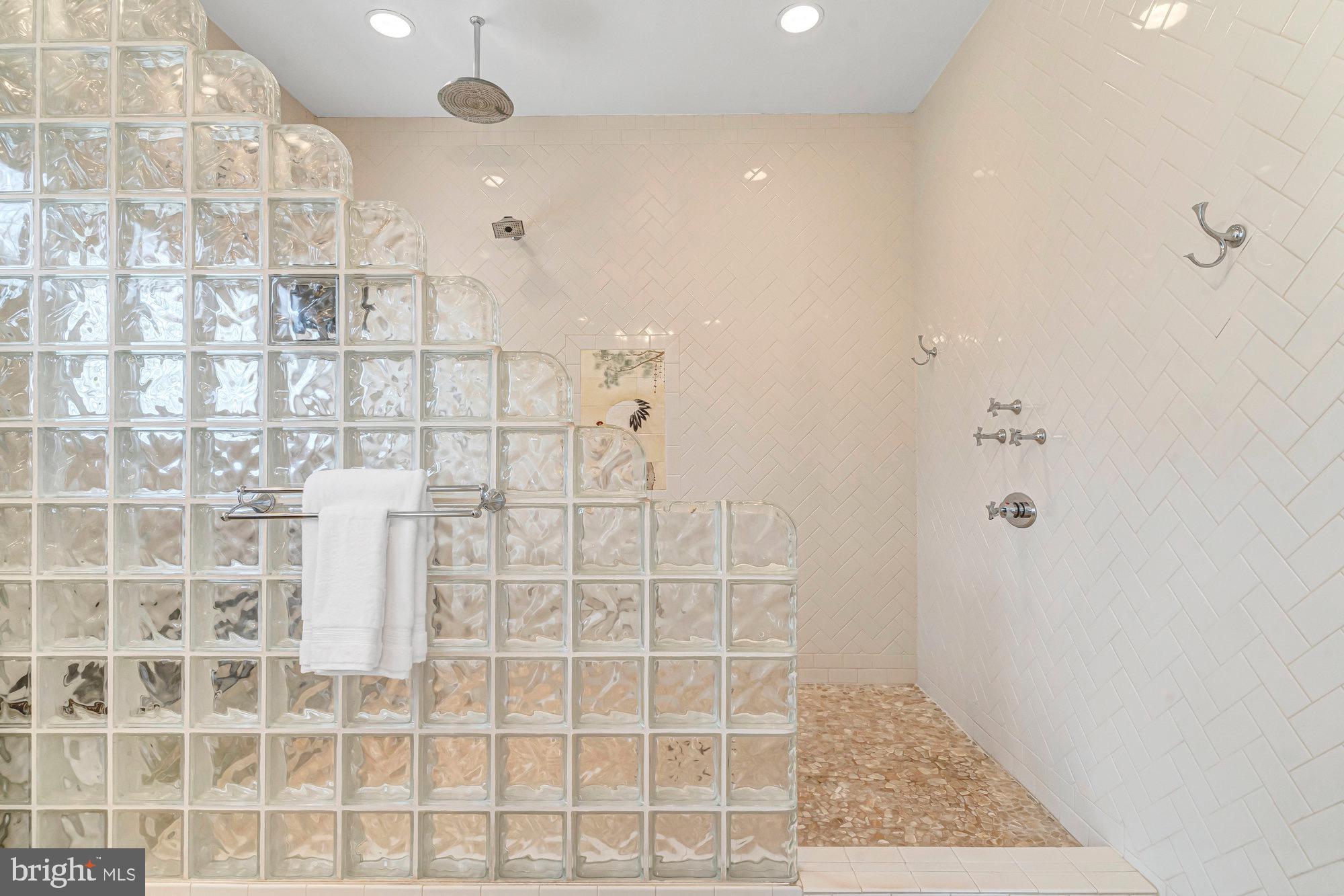 HUNTER MILL ESTATES - Residential