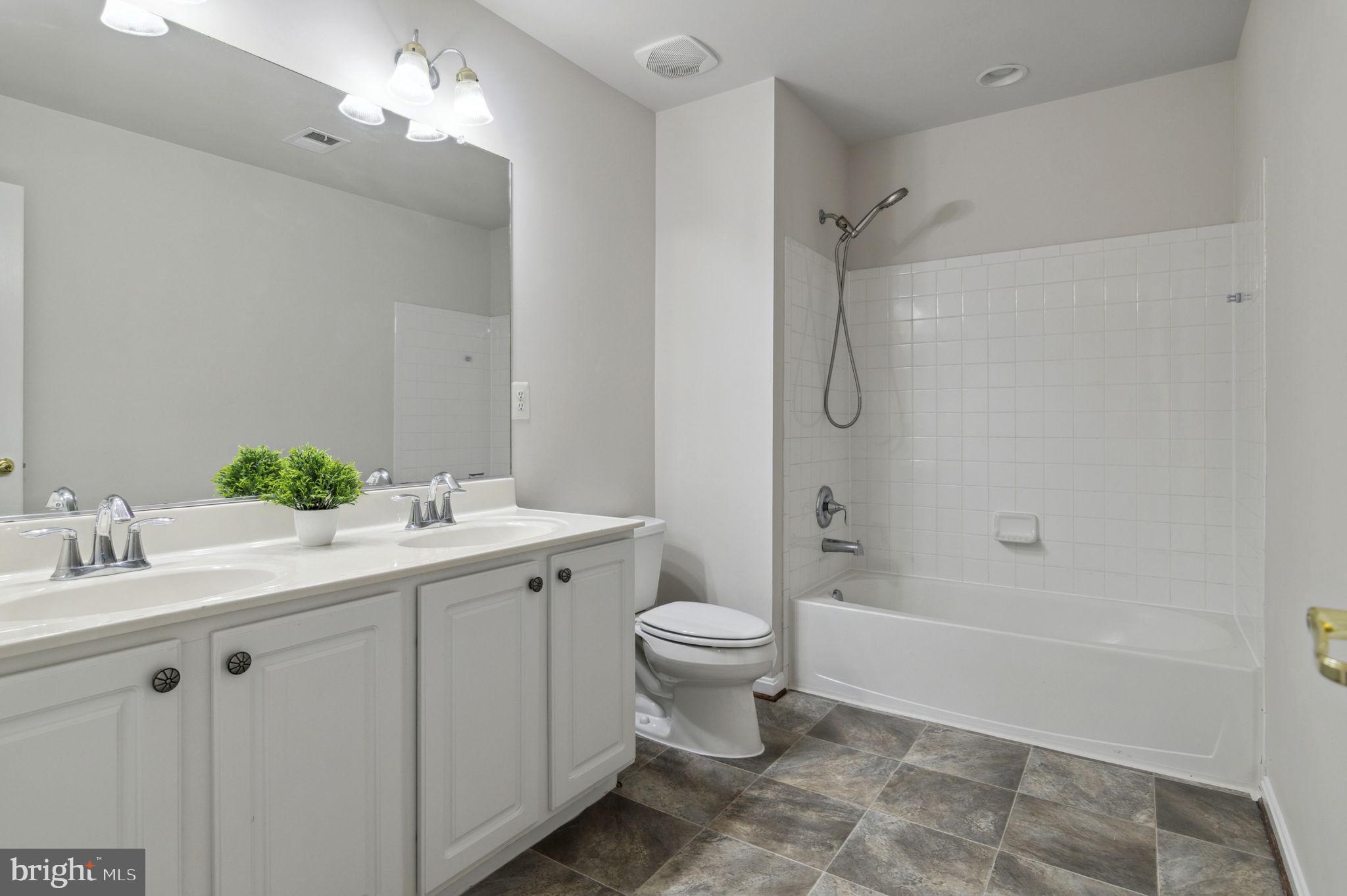 SPRIGGS RUN ESTATES - Residential