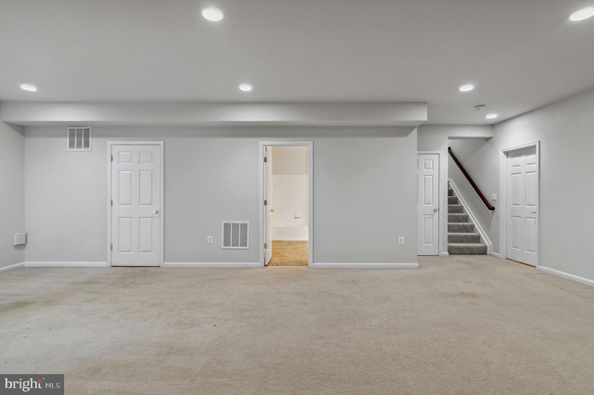 SPRIGGS RUN ESTATES - Residential