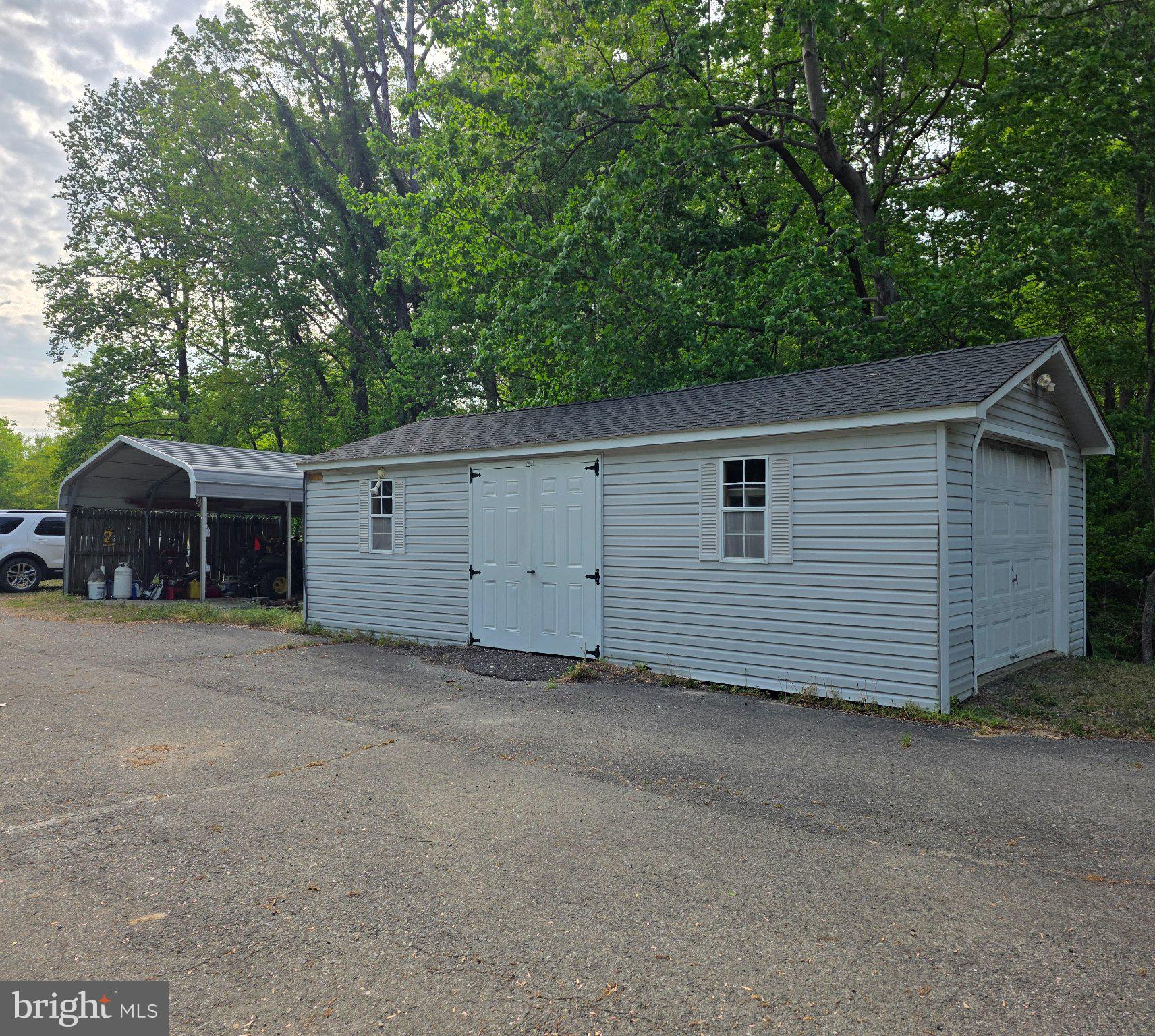 LITTLE WOODS - Residential