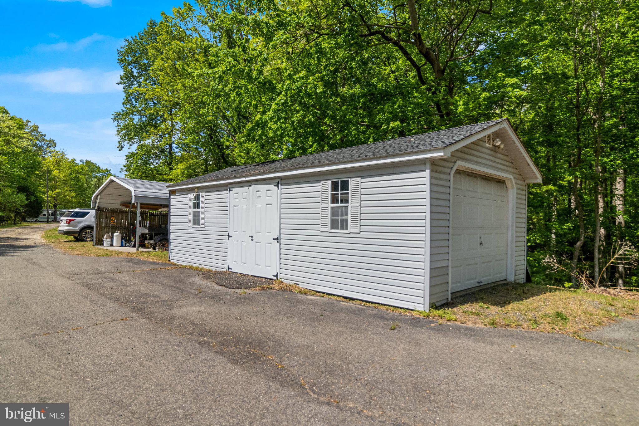 LITTLE WOODS - Residential