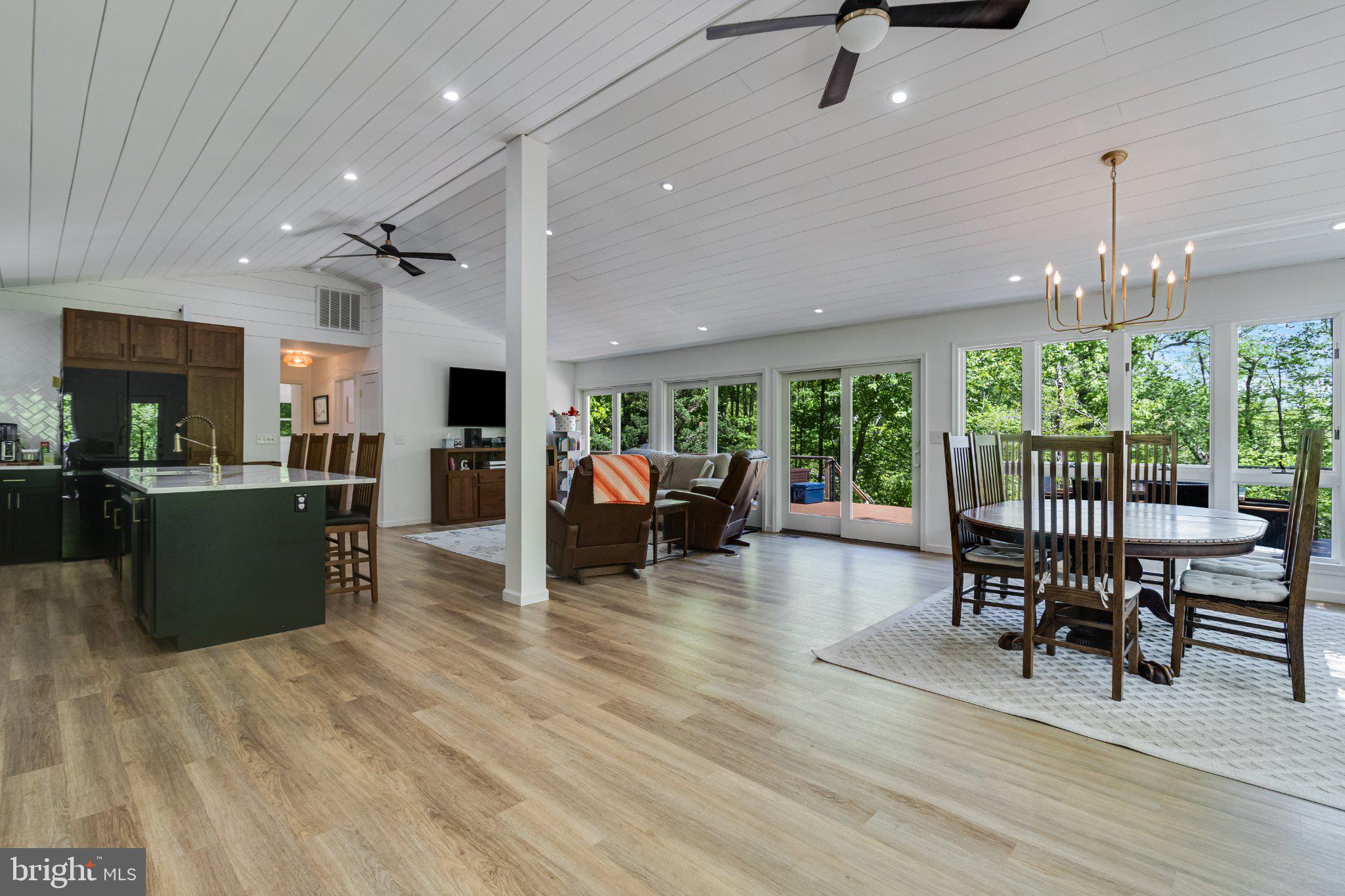 LITTLE WOODS - Residential