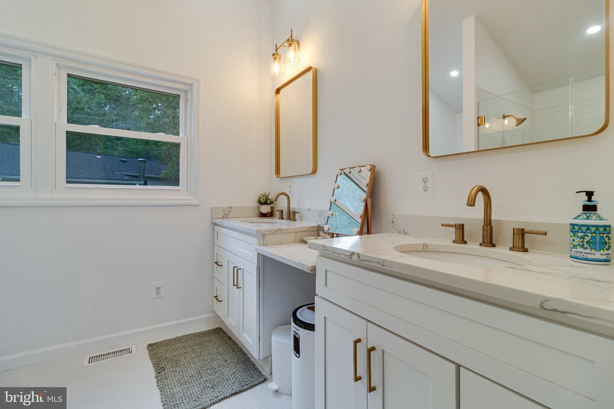 LITTLE WOODS - Residential