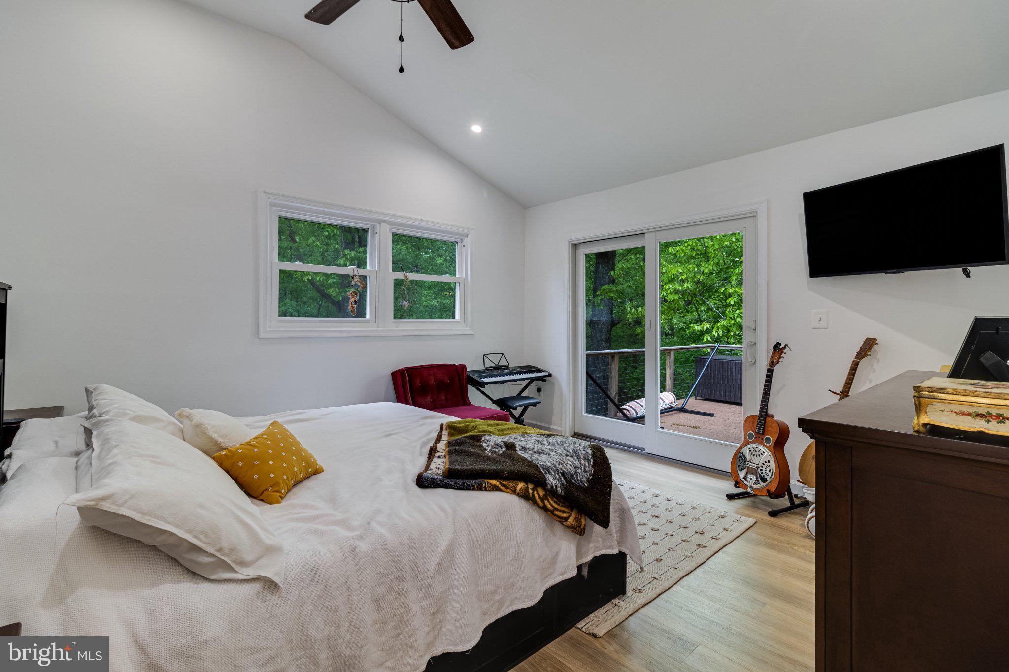 LITTLE WOODS - Residential