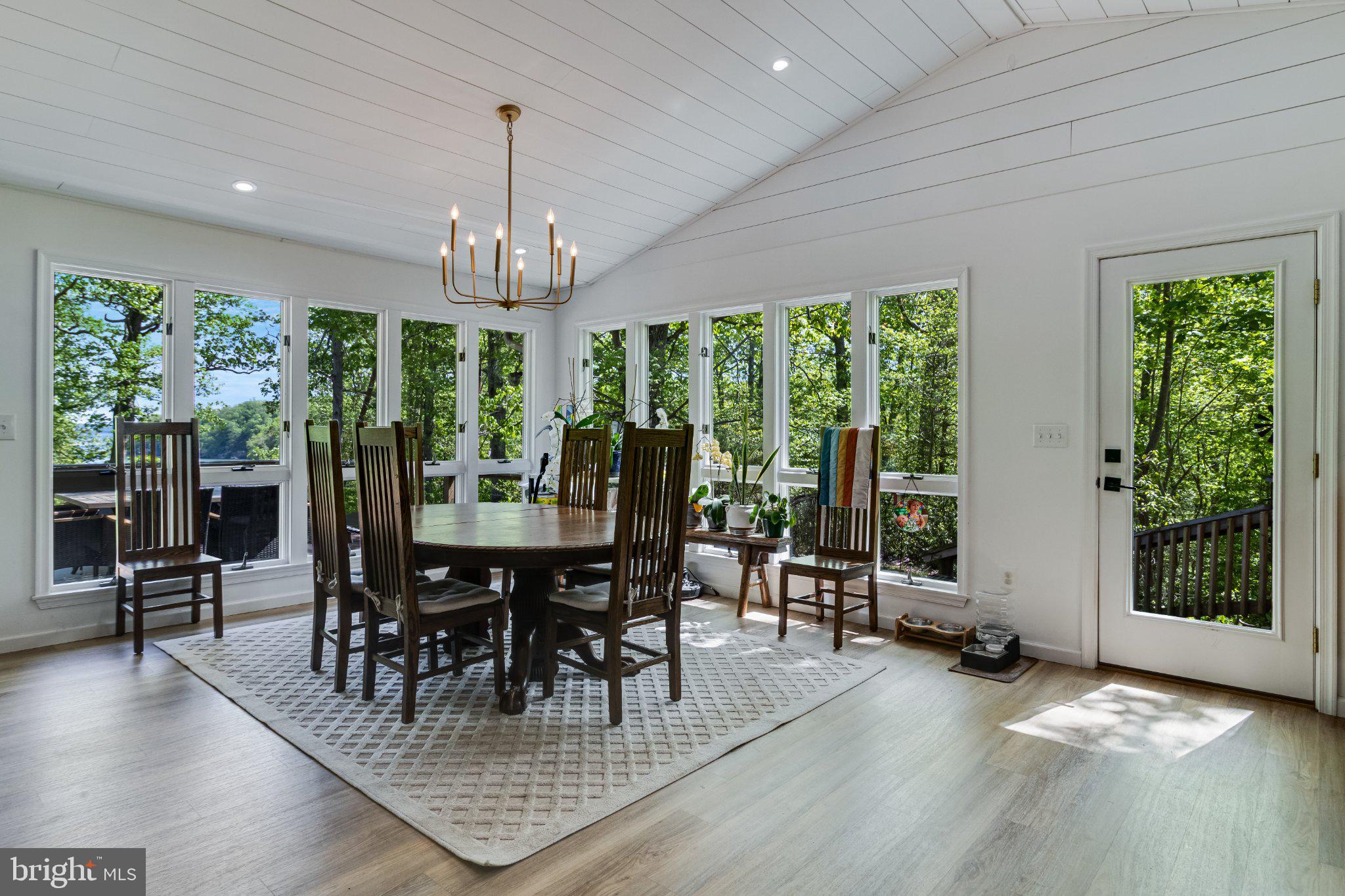 LITTLE WOODS - Residential