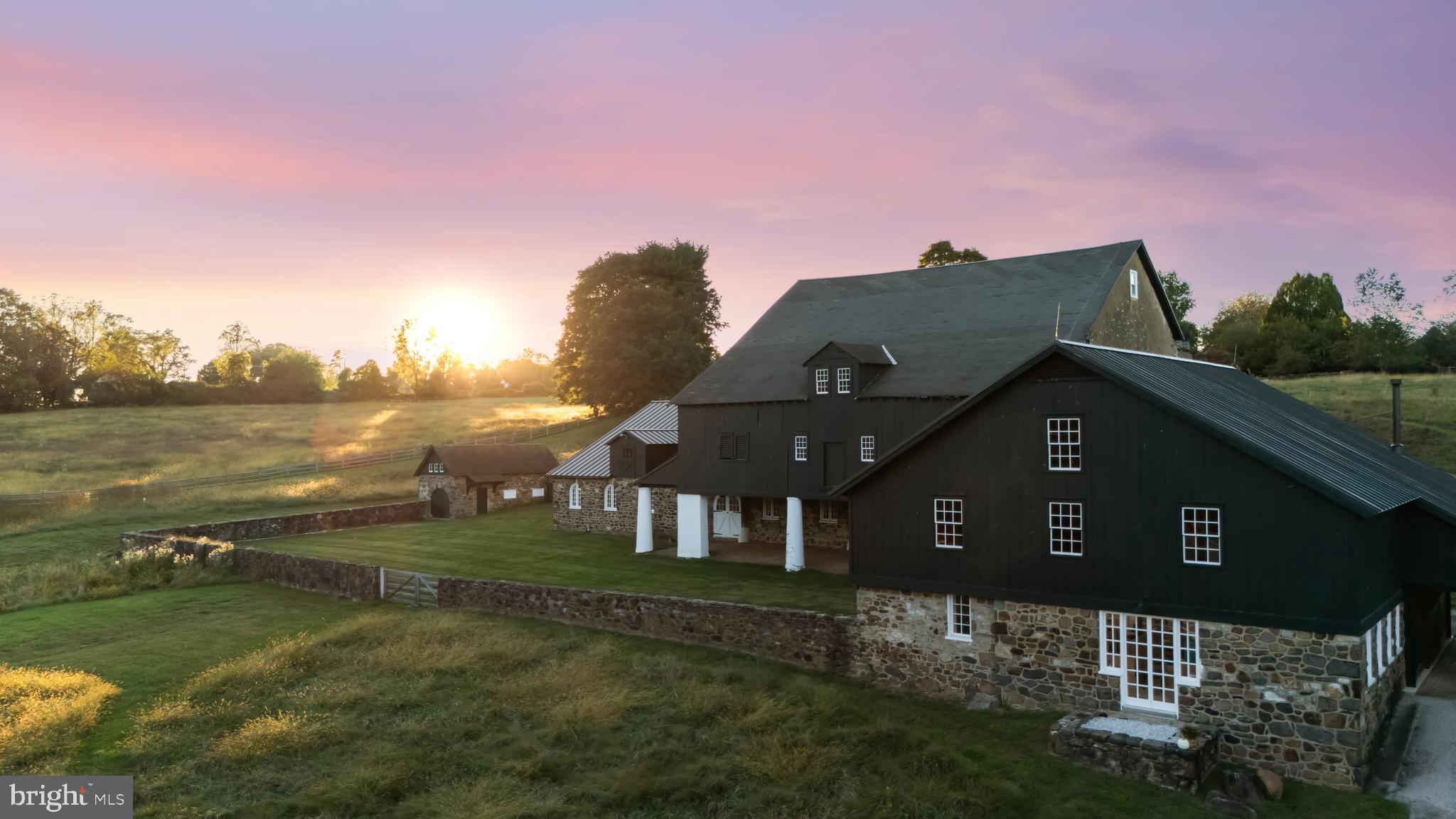 RADNOR HUNT - Residential