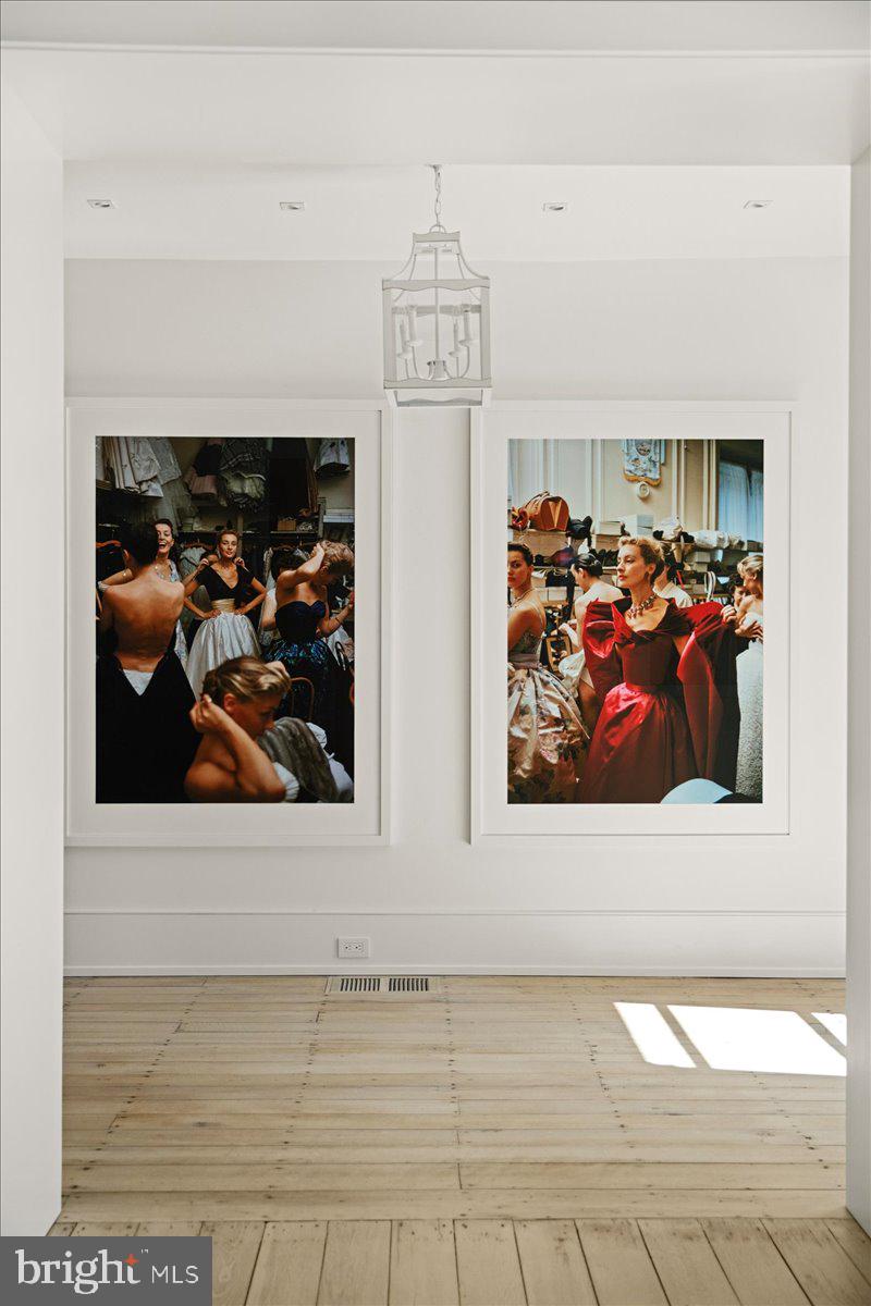 RADNOR HUNT - Residential