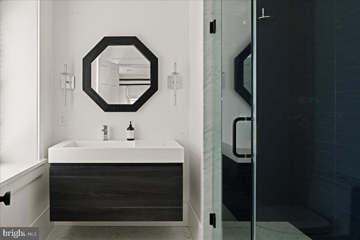 RADNOR HUNT - Residential