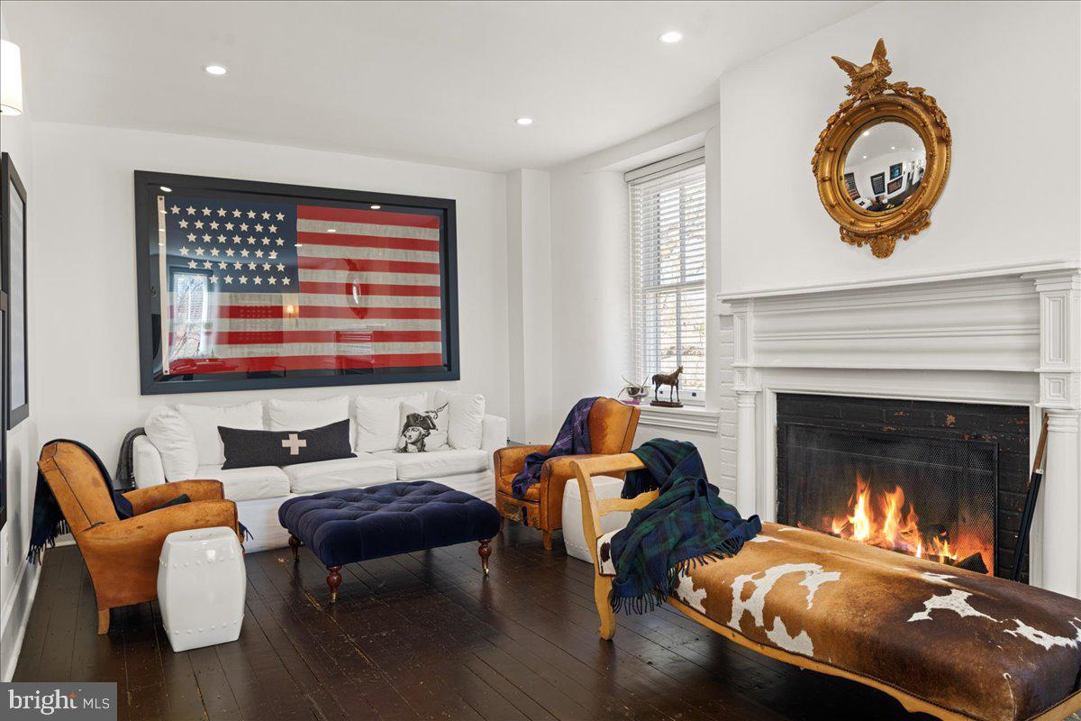 RADNOR HUNT - Residential