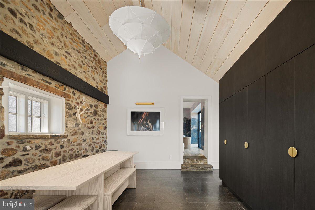 RADNOR HUNT - Residential