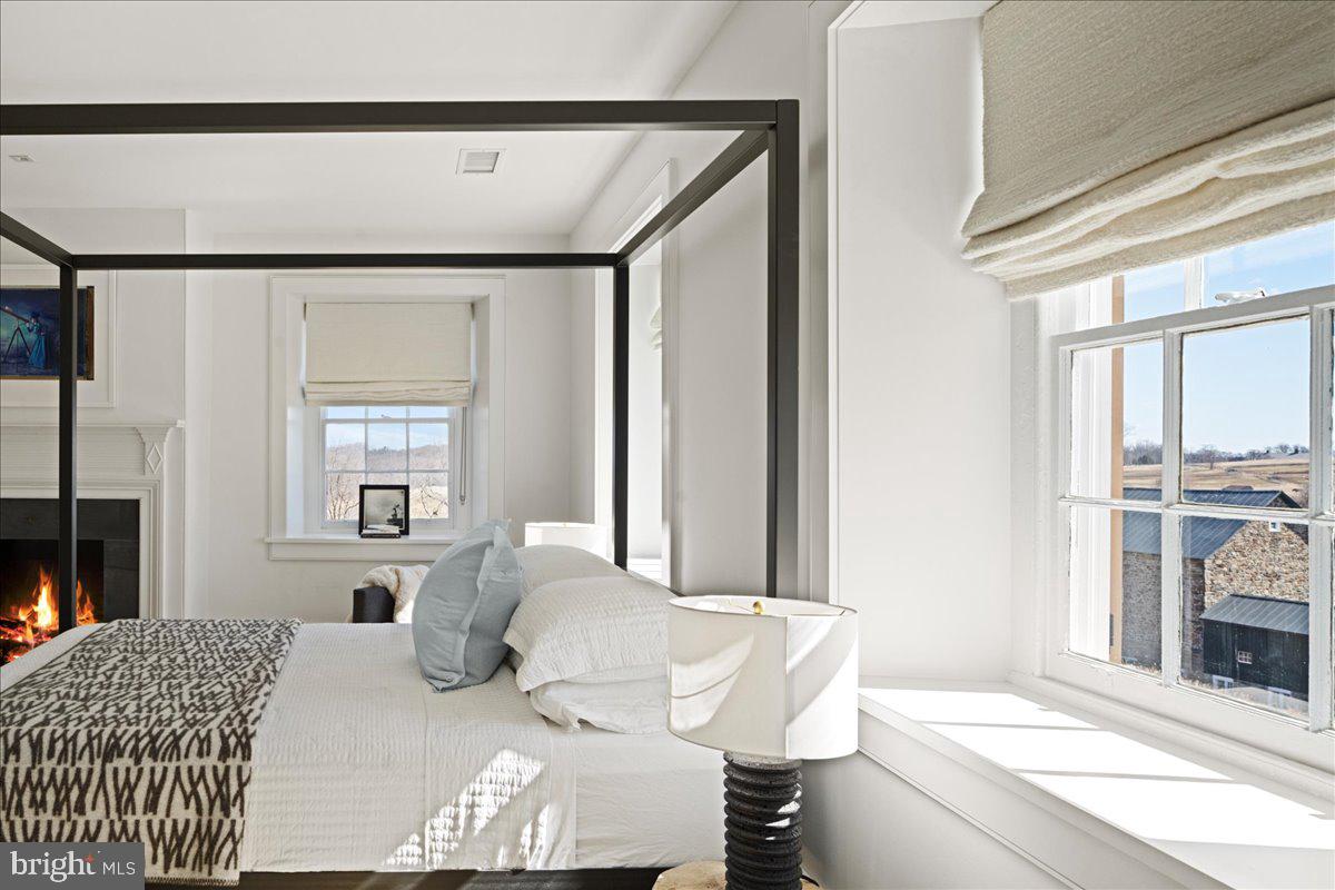 RADNOR HUNT - Residential