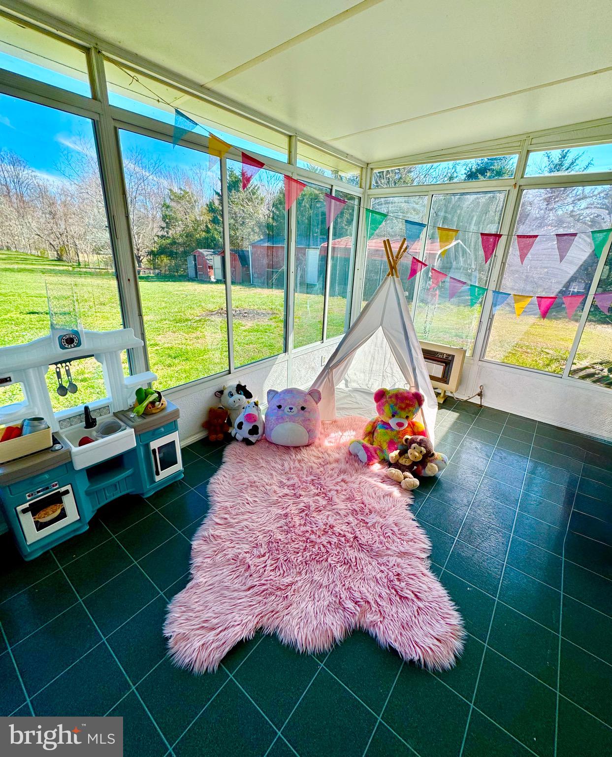 LAURAVILLE - Residential