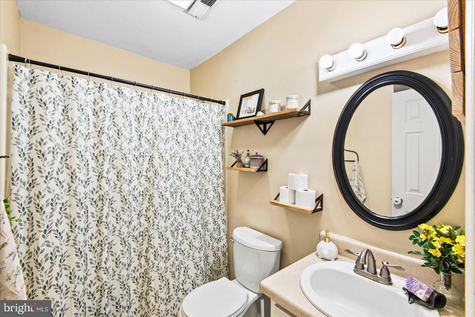 LAURAVILLE - Residential