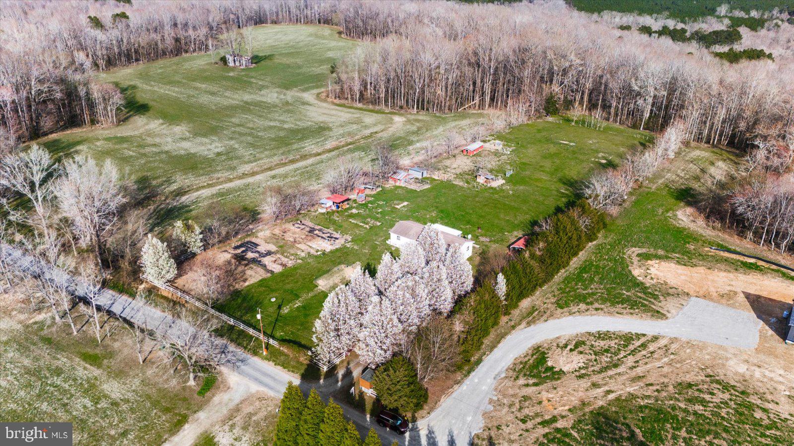 LAURAVILLE - Residential