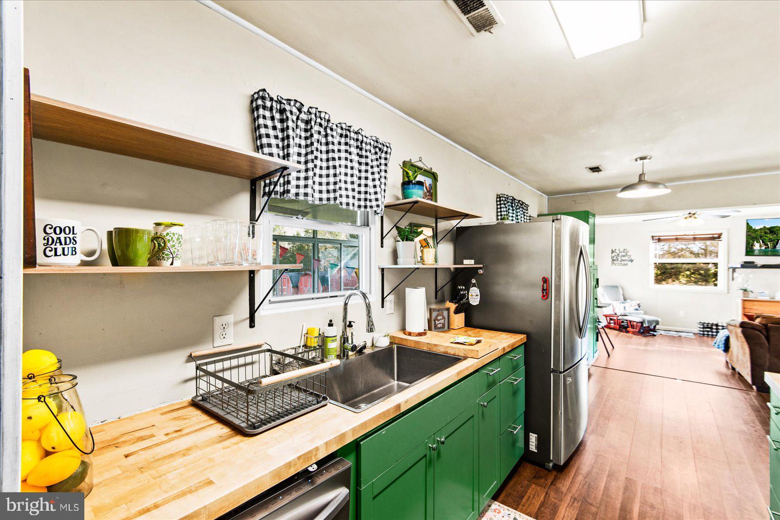 LAURAVILLE - Residential