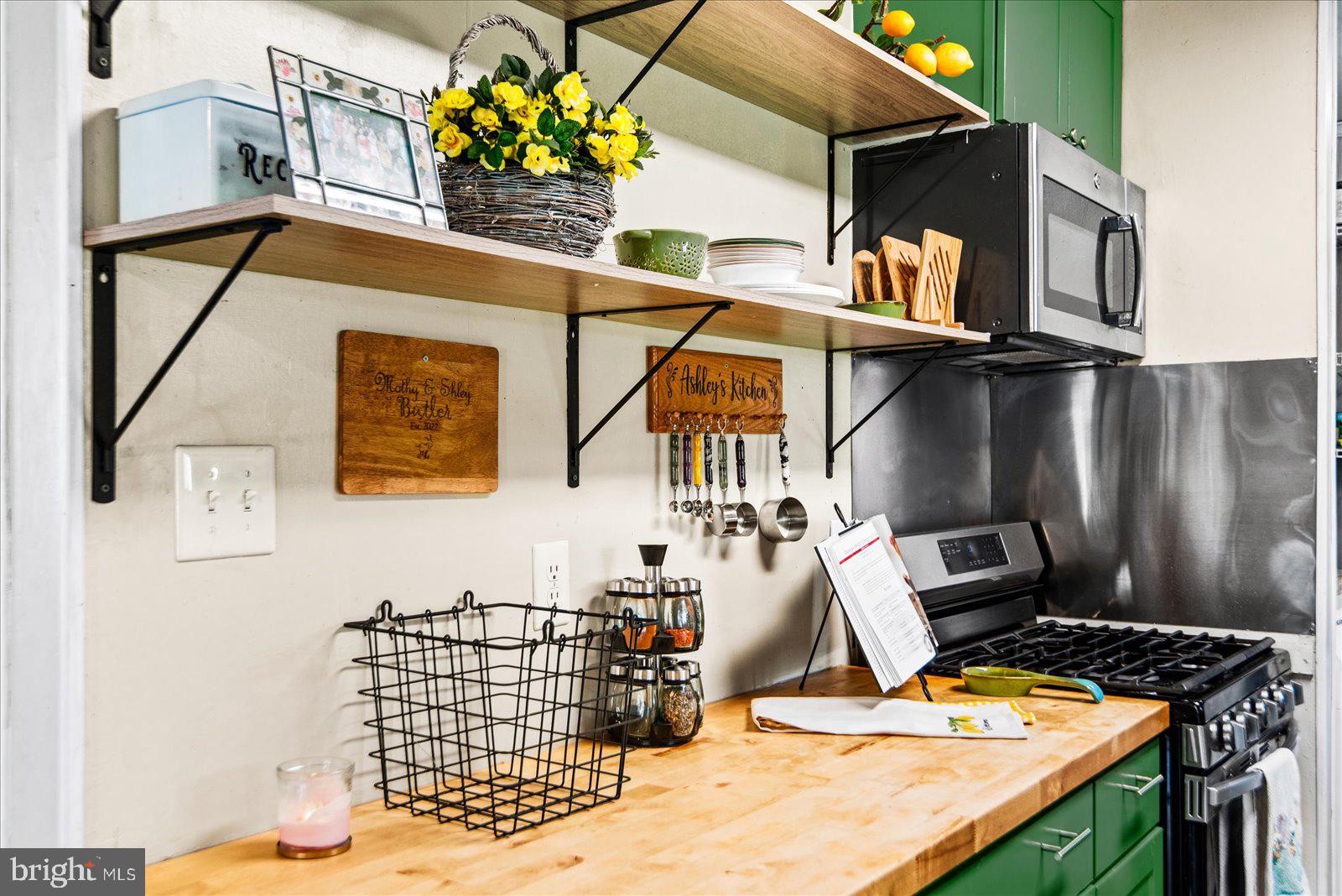 LAURAVILLE - Residential