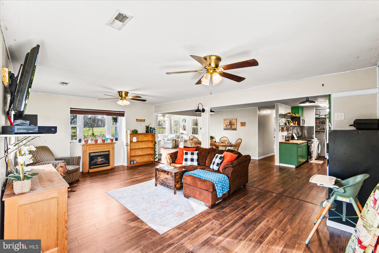 LAURAVILLE - Residential