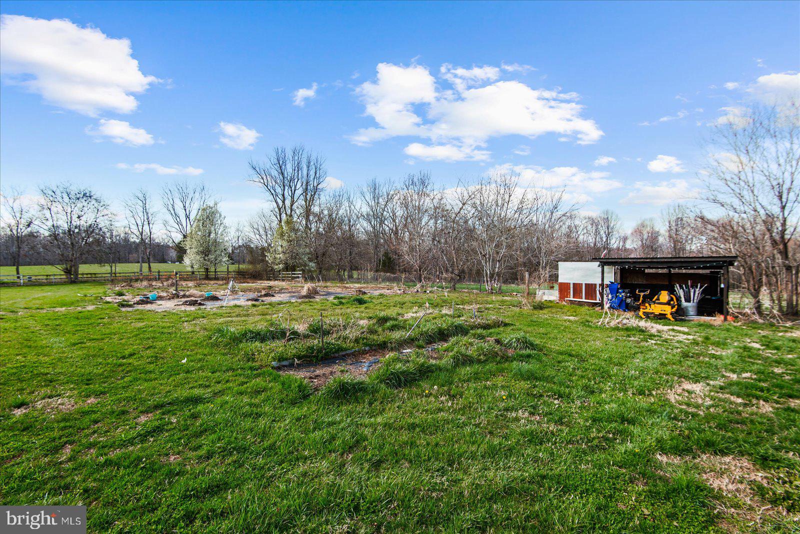 LAURAVILLE - Residential