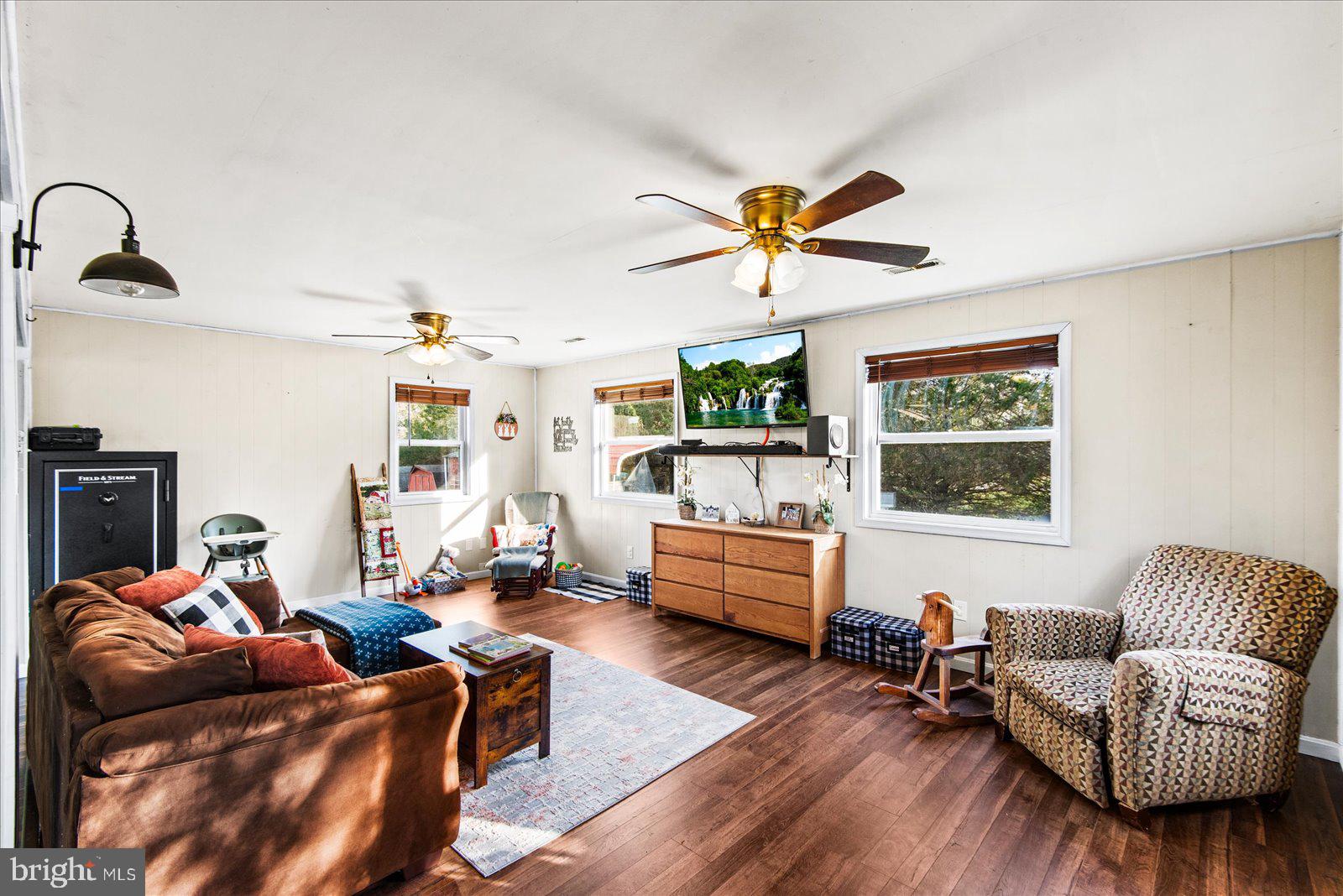 LAURAVILLE - Residential