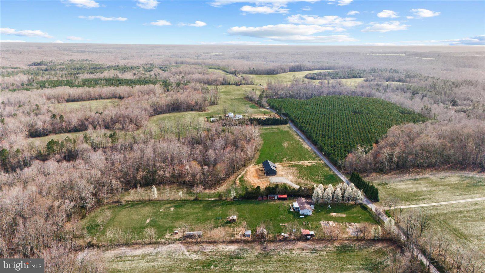 LAURAVILLE - Residential