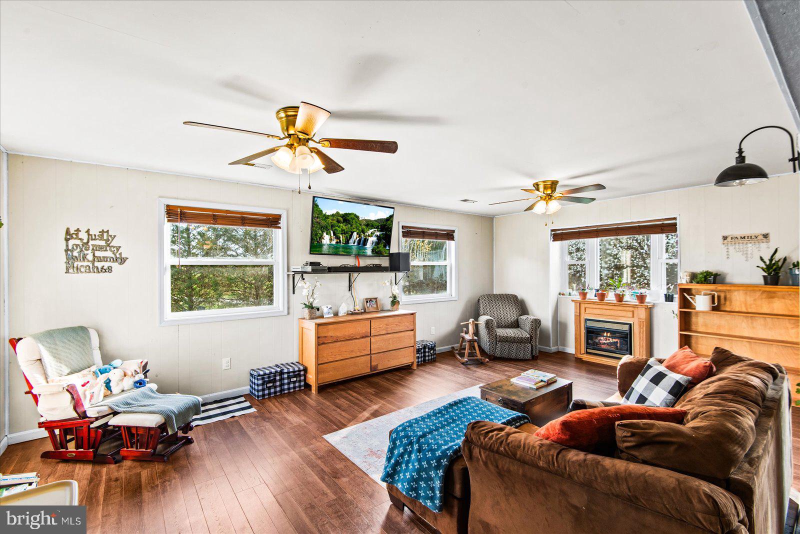 LAURAVILLE - Residential