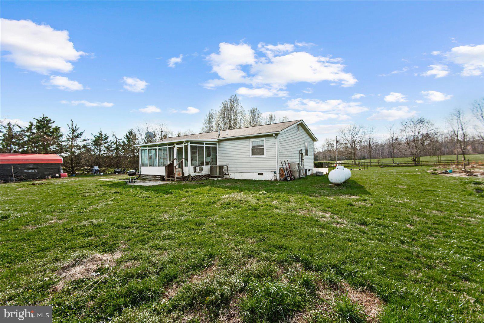 LAURAVILLE - Residential