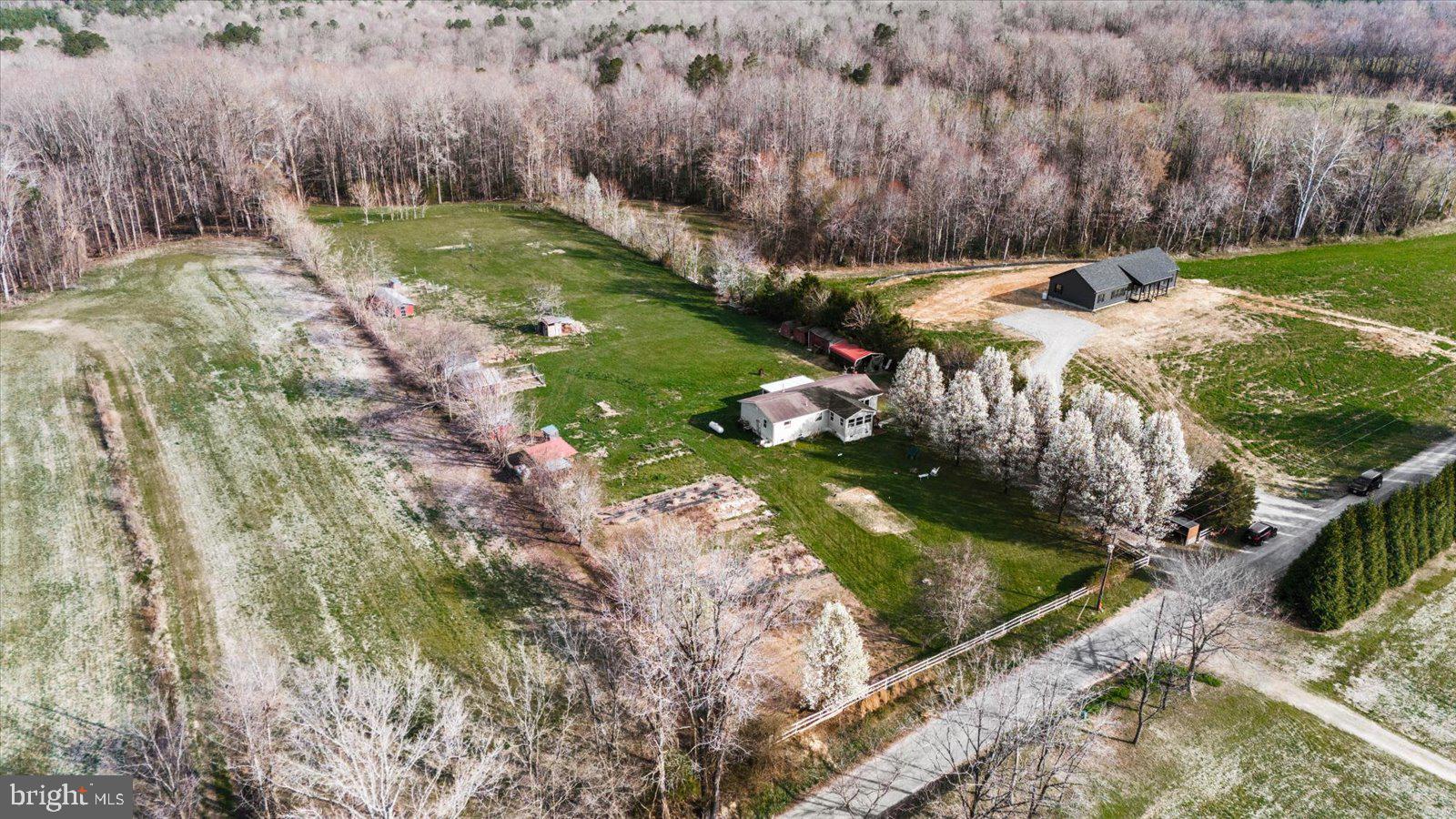 LAURAVILLE - Residential