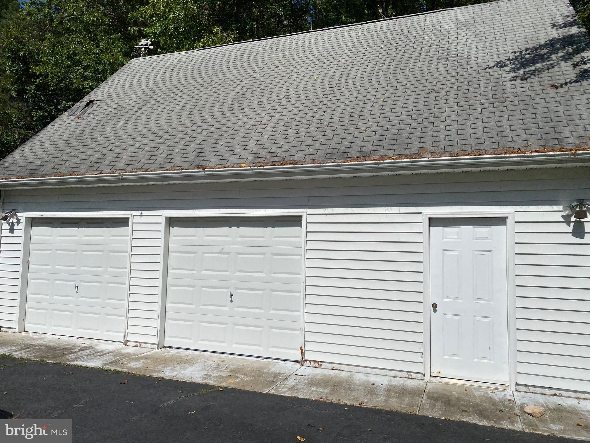 260 VISTA LANE
