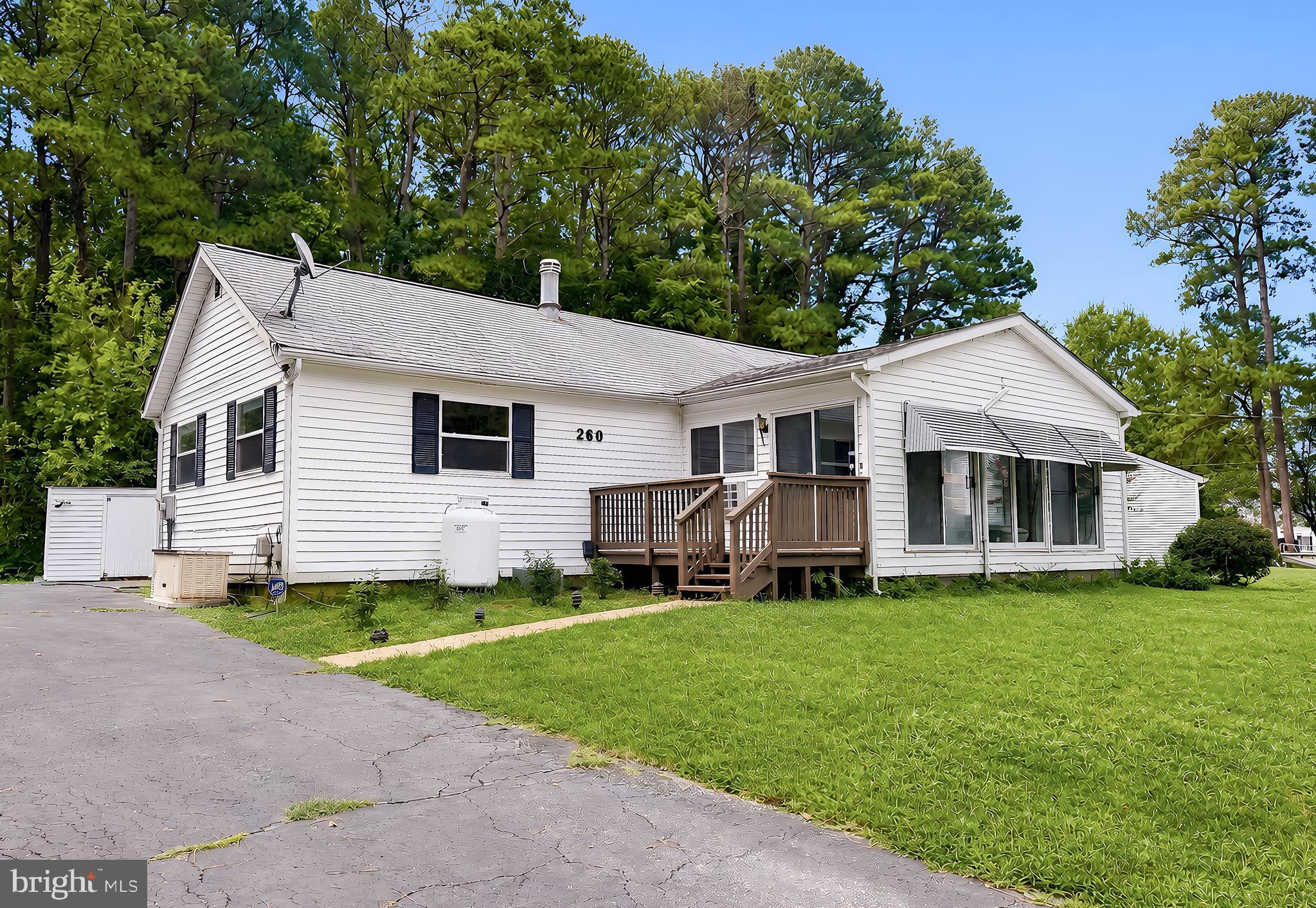 260 VISTA LANE
