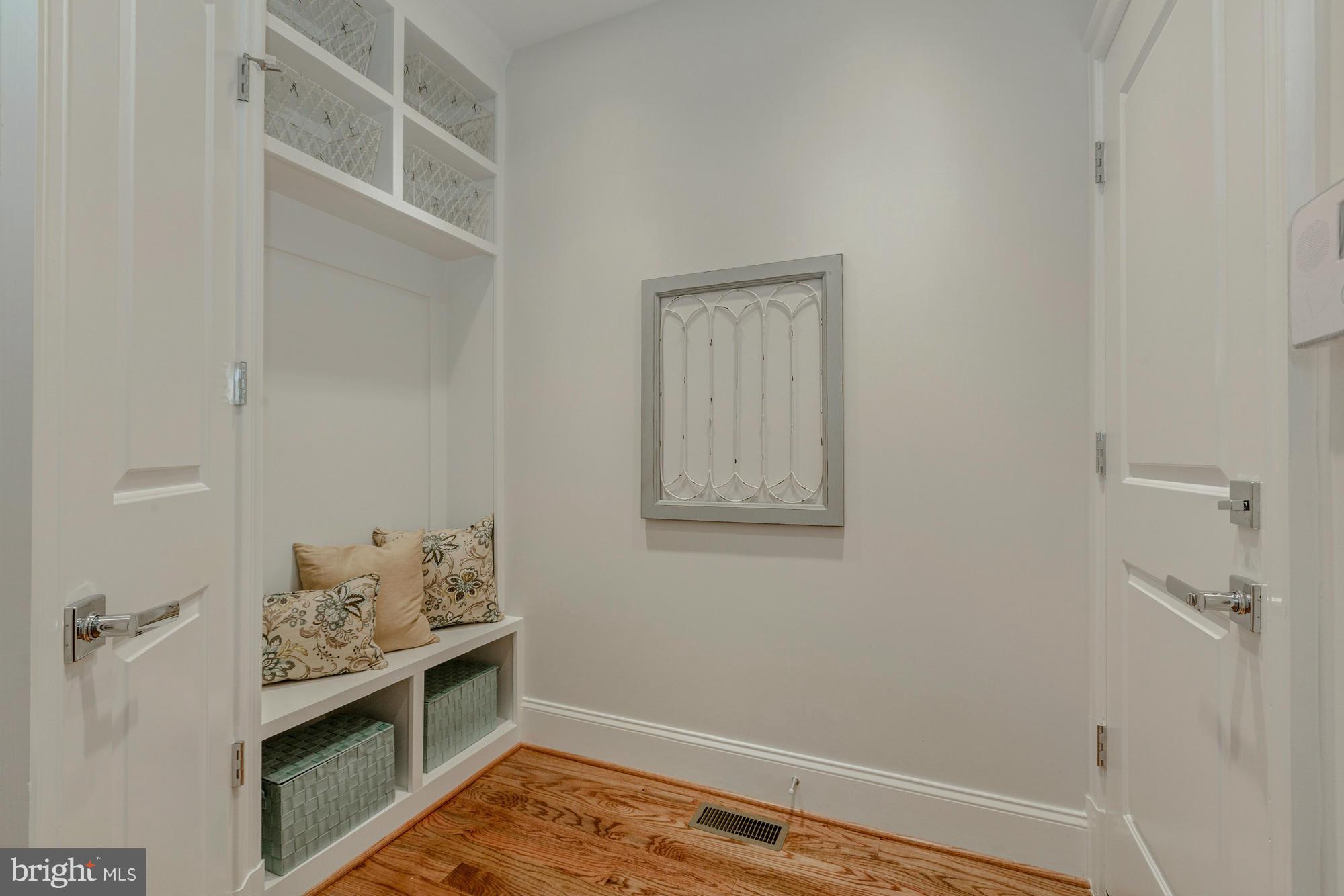 BRYN MAWR - Residential