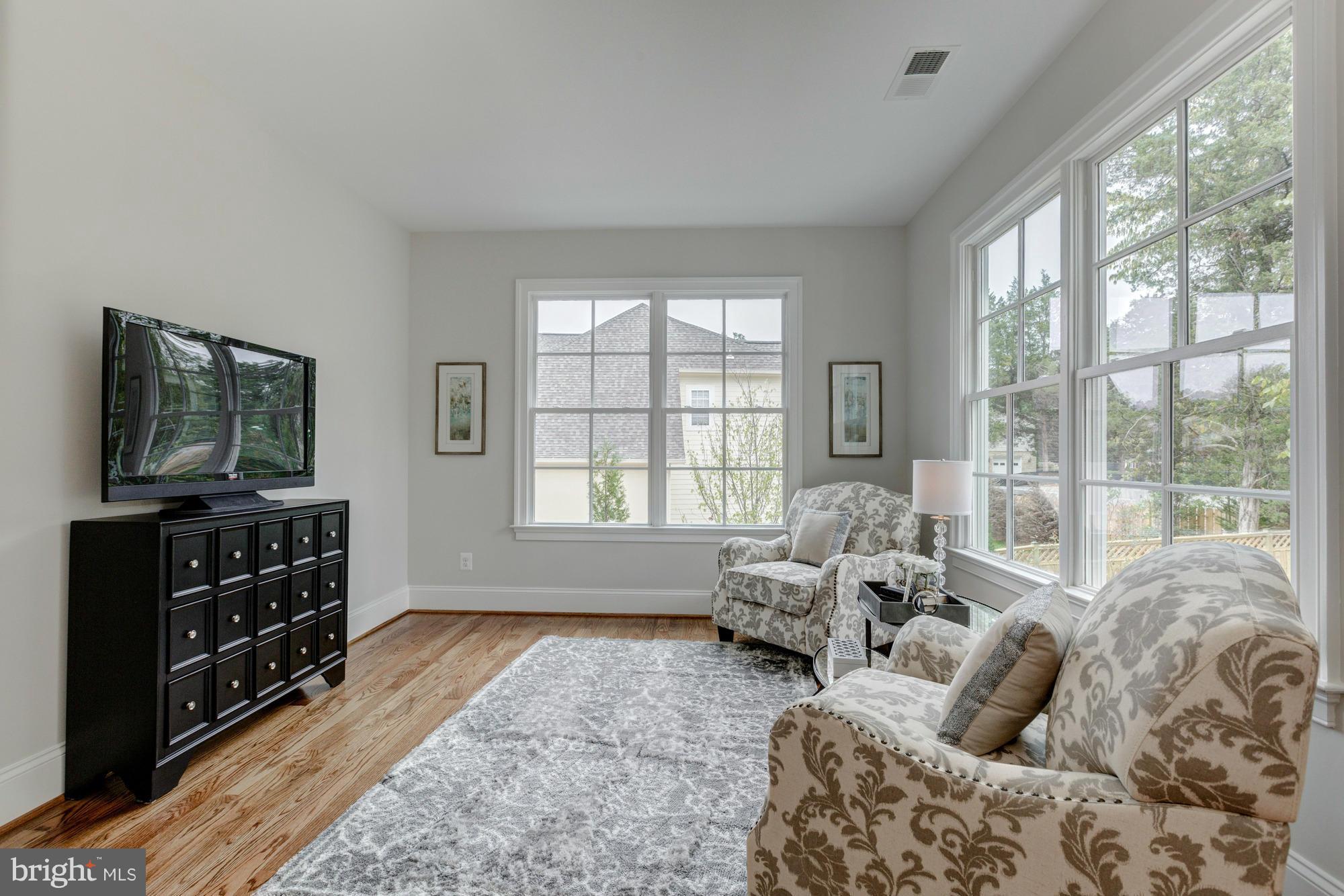 BRYN MAWR - Residential