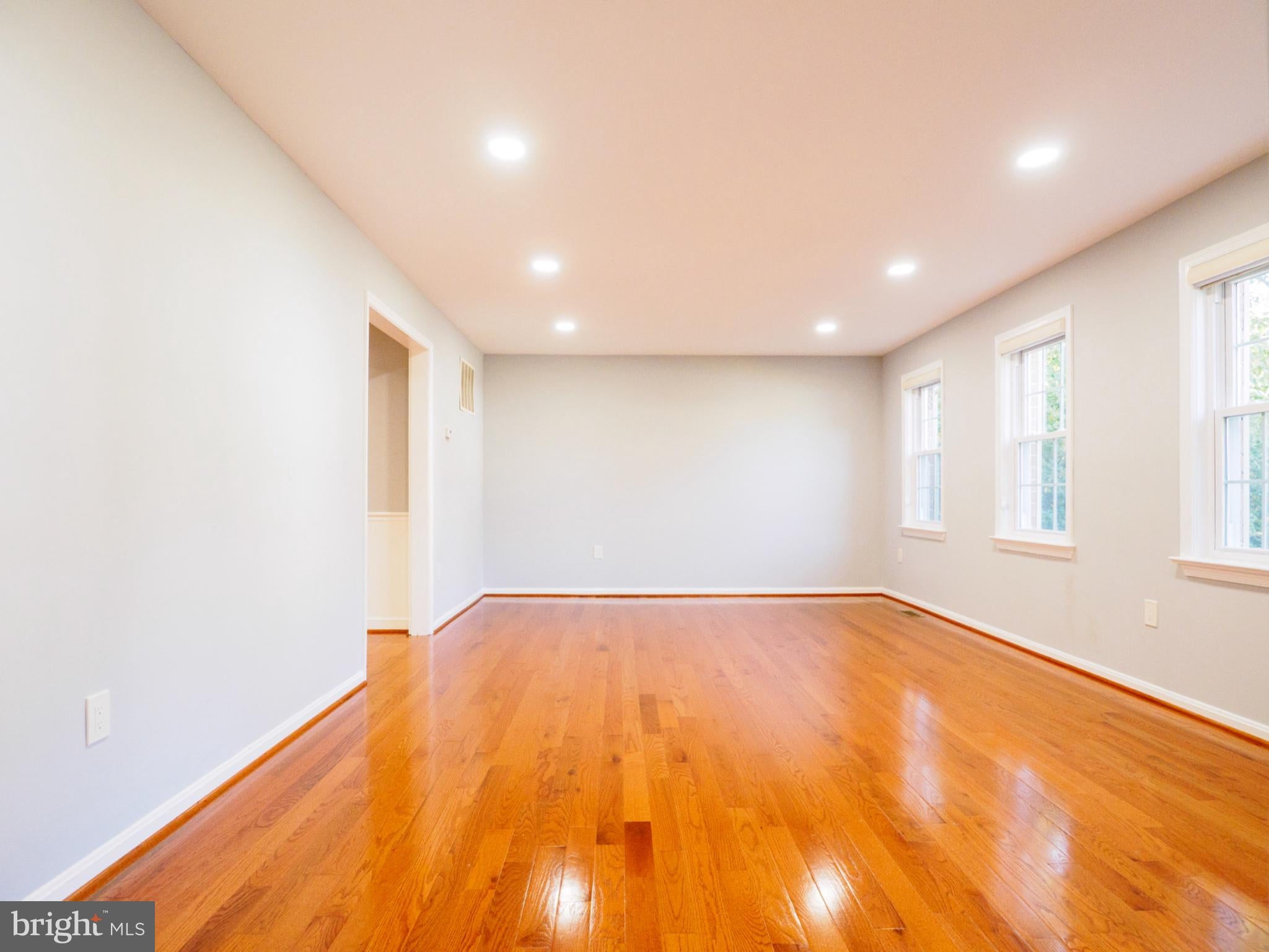 1509 SNUGHILL COURT