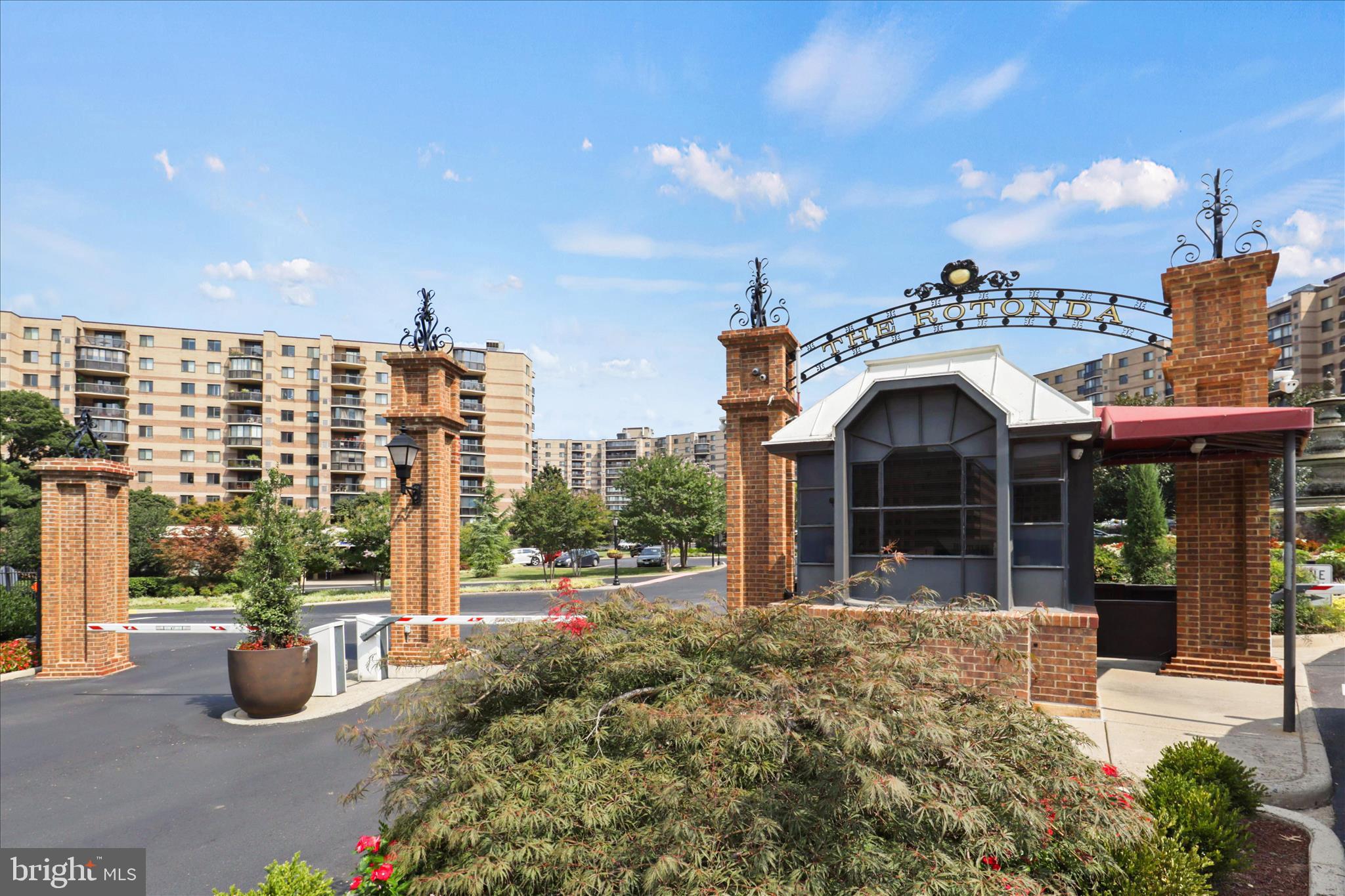 ROTONDA - Residential Lease