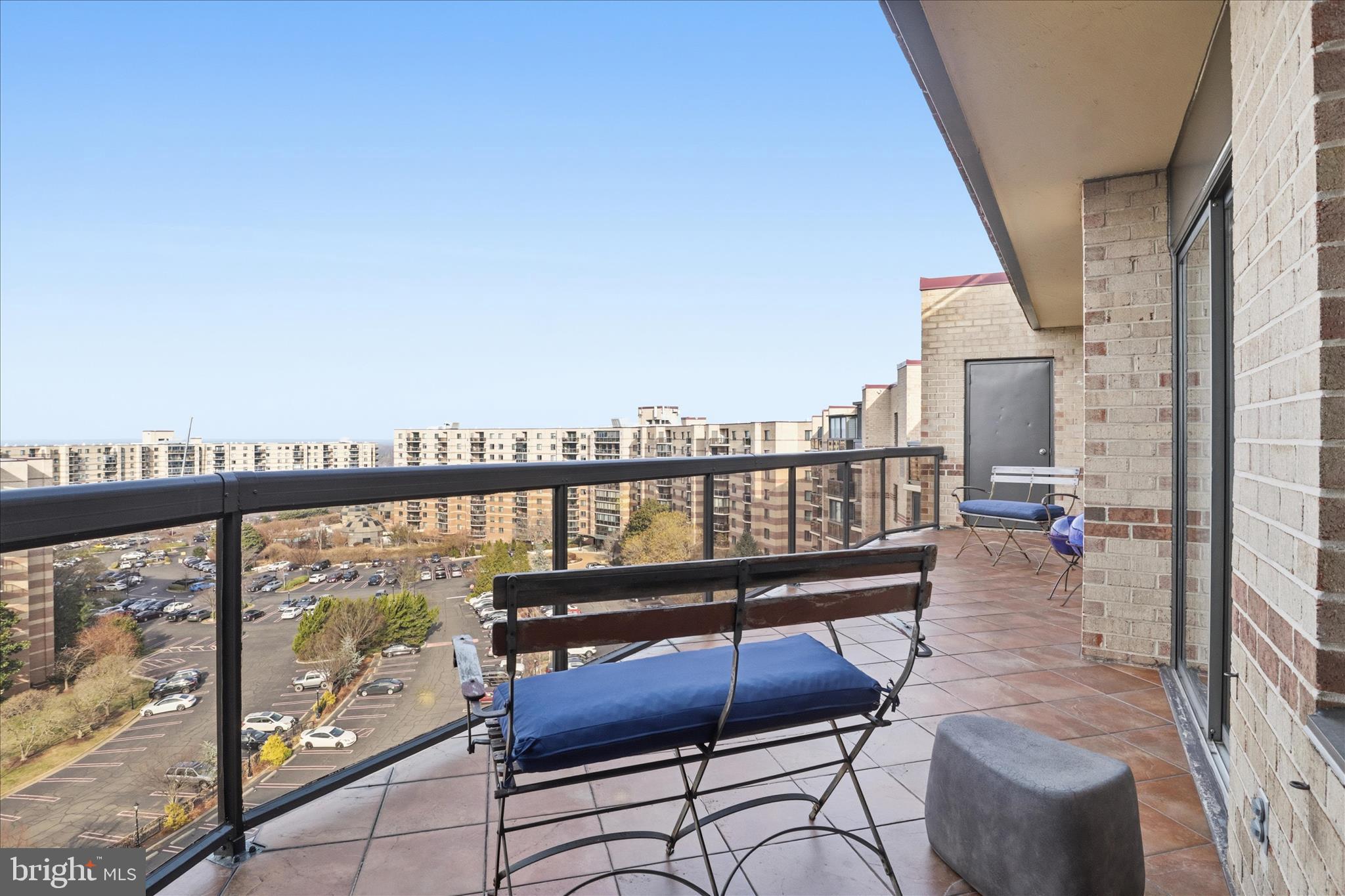 ROTONDA - Residential Lease