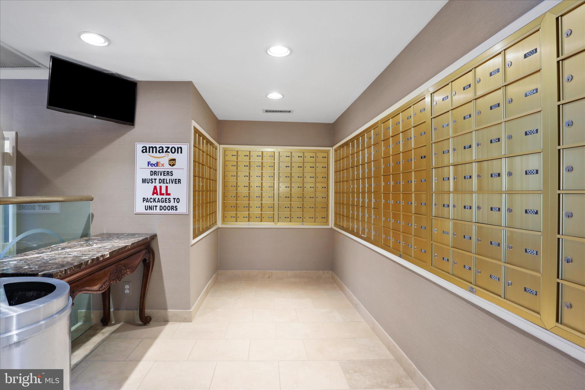 ROTONDA - Residential Lease