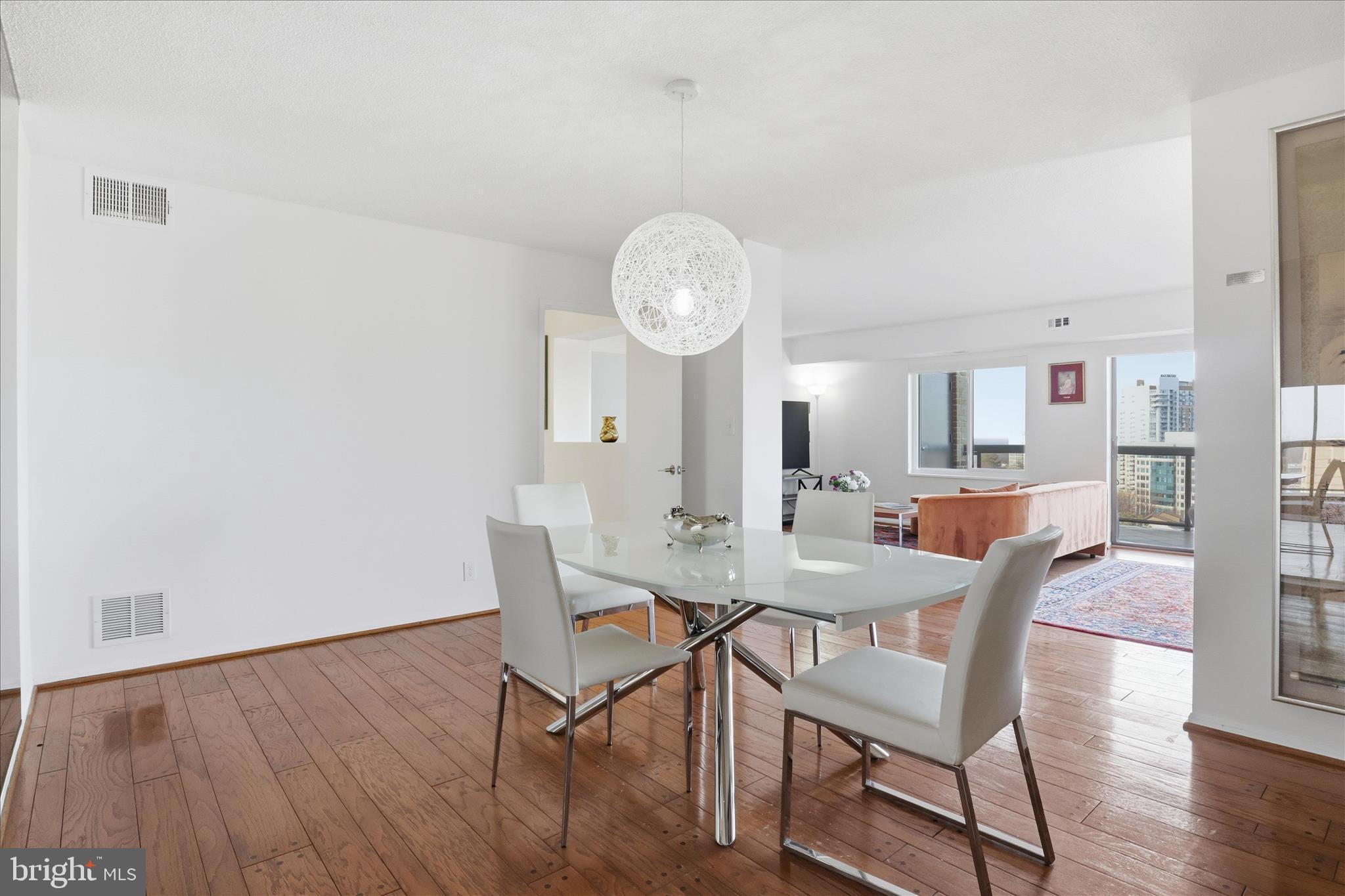 ROTONDA - Residential Lease