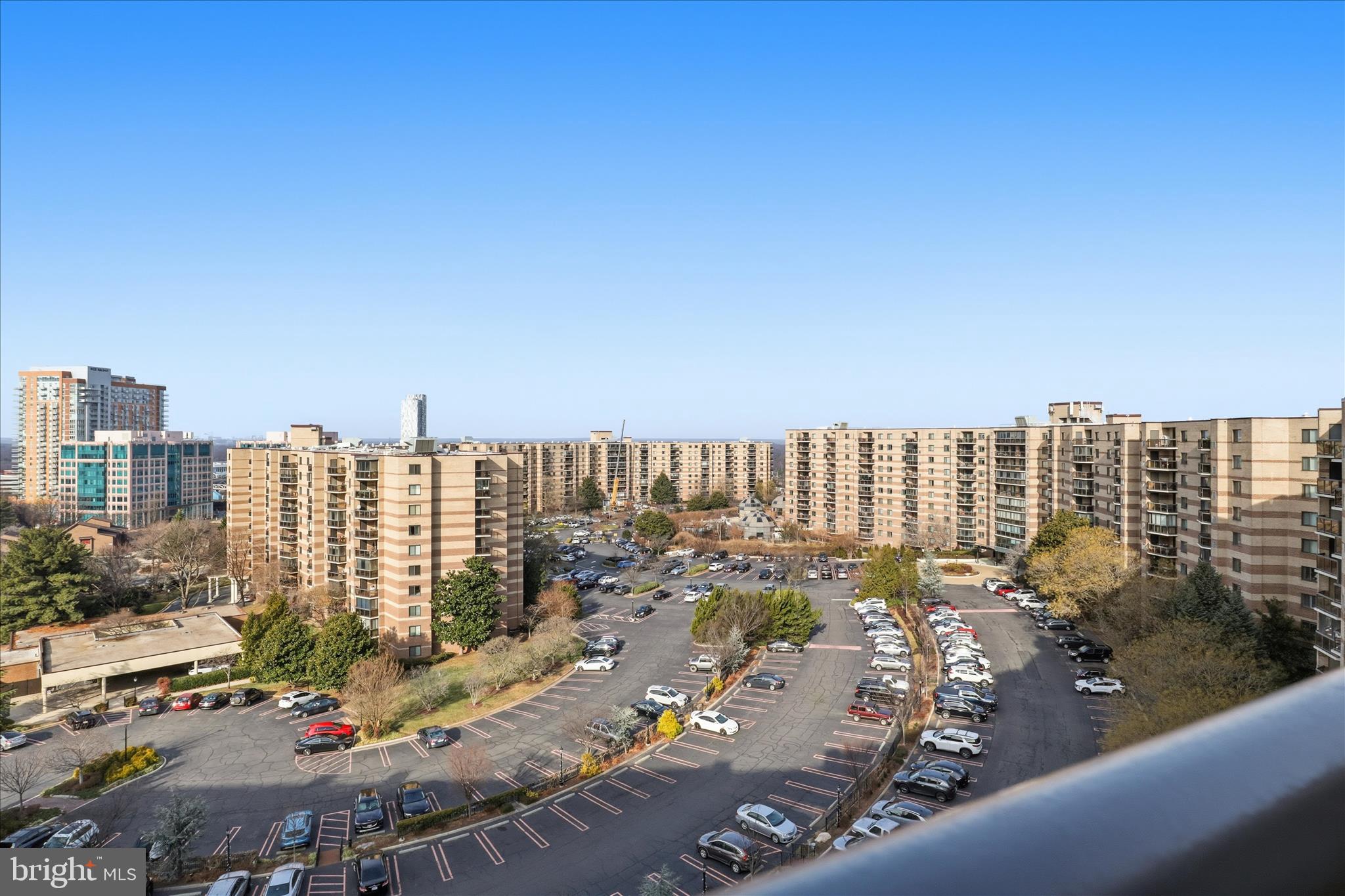 ROTONDA - Residential Lease