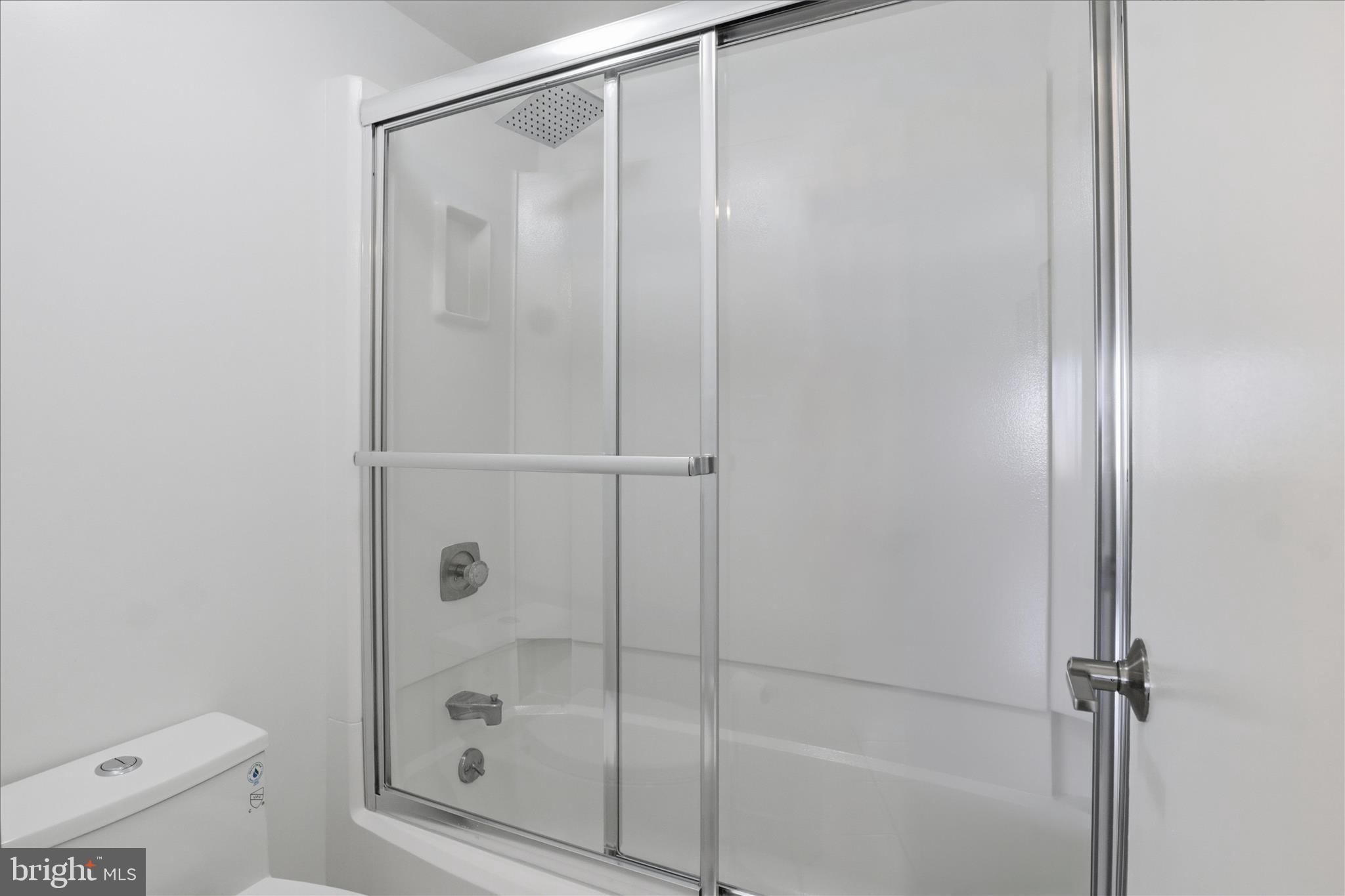 ROTONDA - Residential Lease