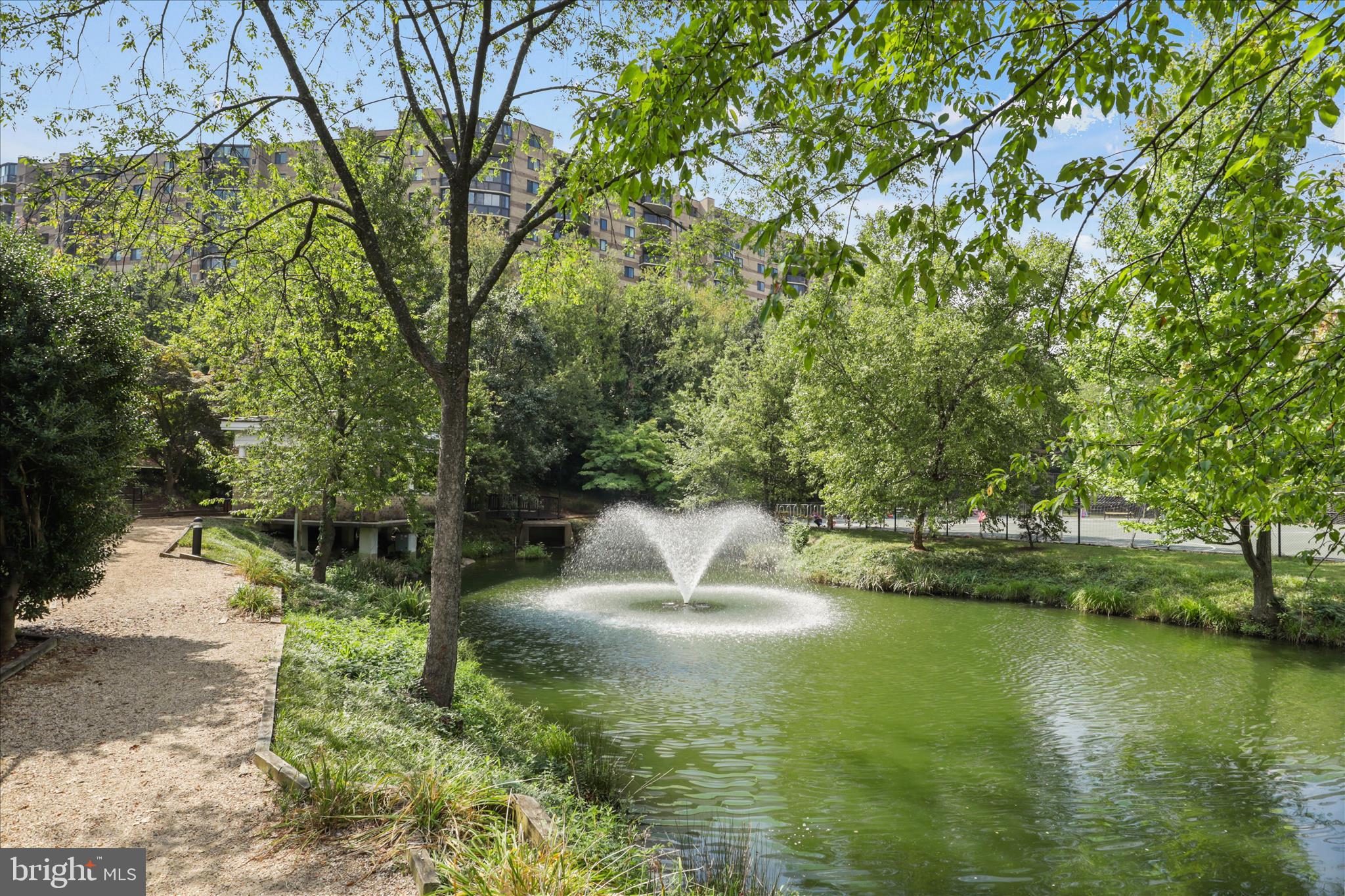 ROTONDA - Residential Lease