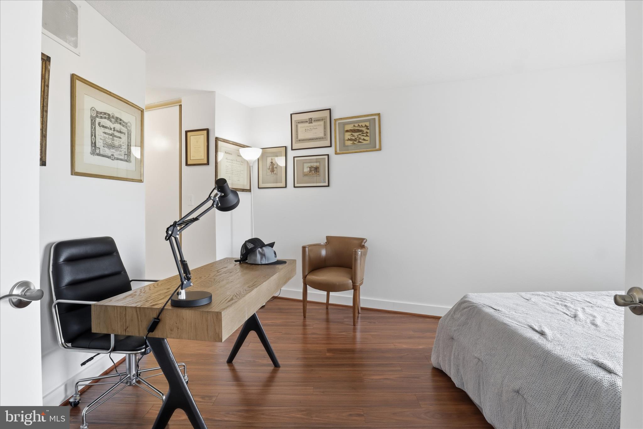 ROTONDA - Residential Lease