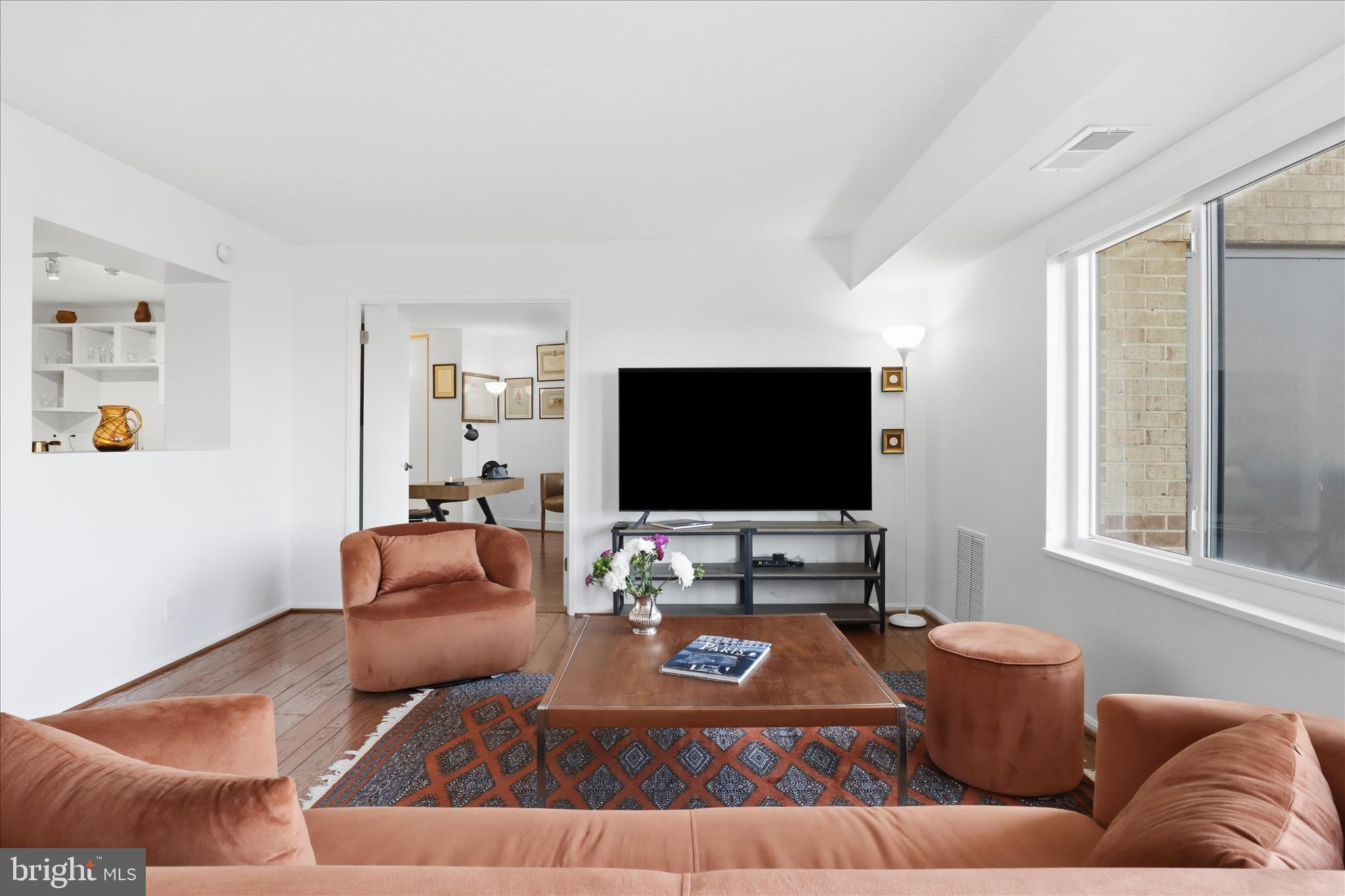 ROTONDA - Residential Lease