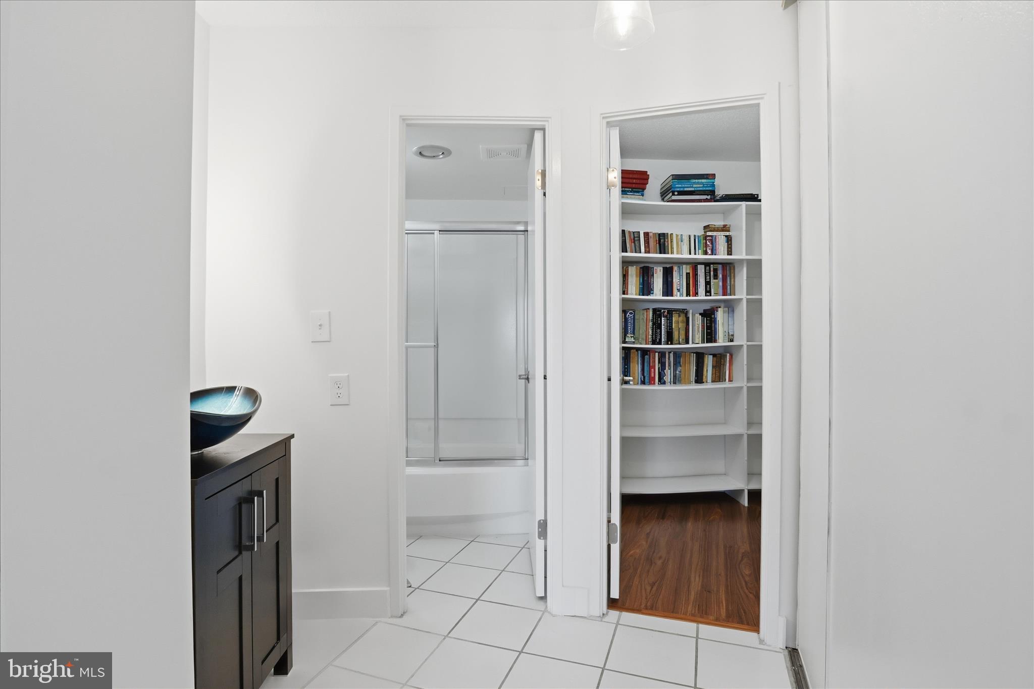 ROTONDA - Residential Lease