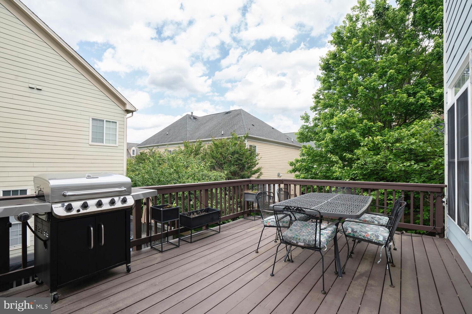 HEARTHSTONE VILLAGE OAK - Residential