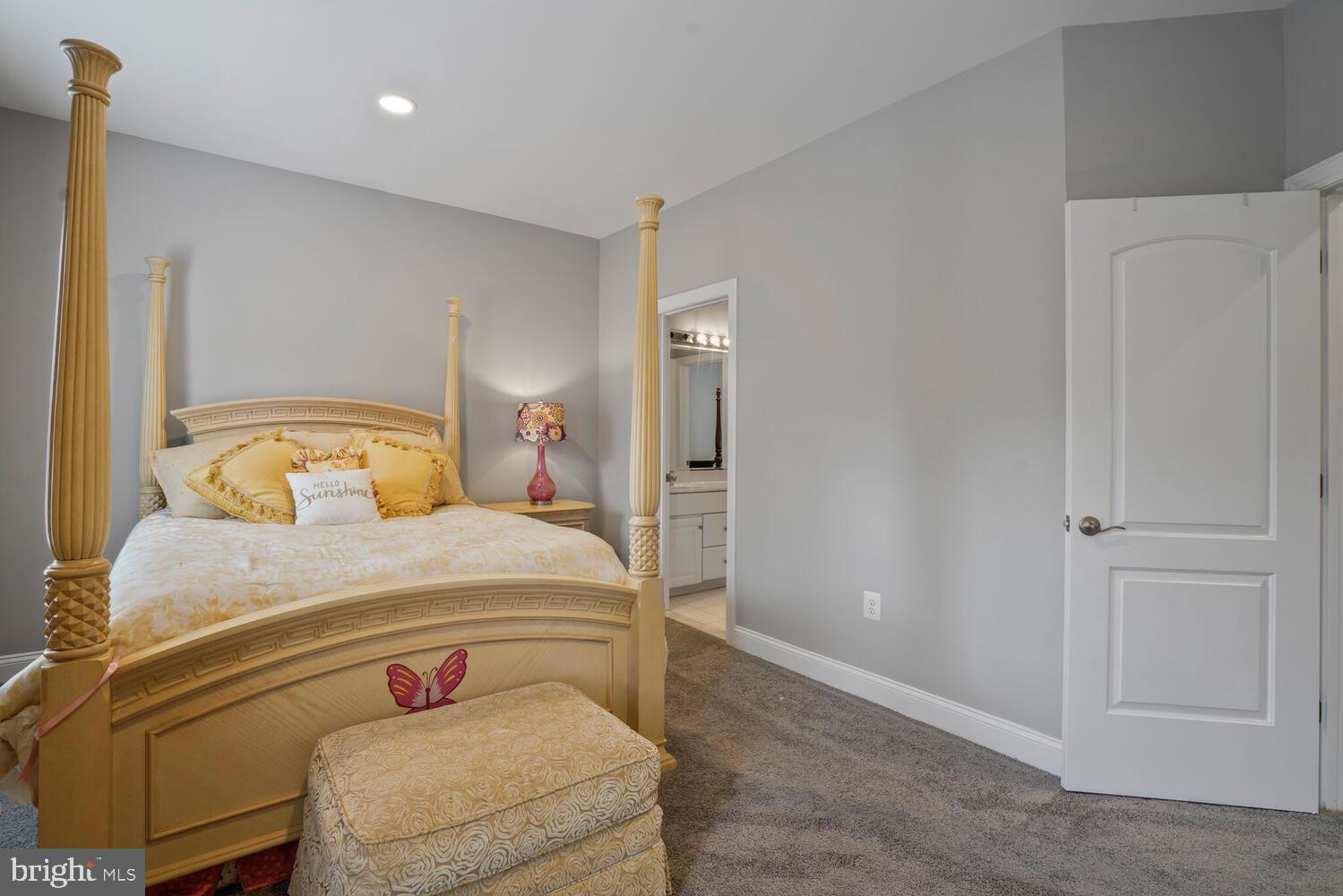 HEARTHSTONE VILLAGE OAK - Residential